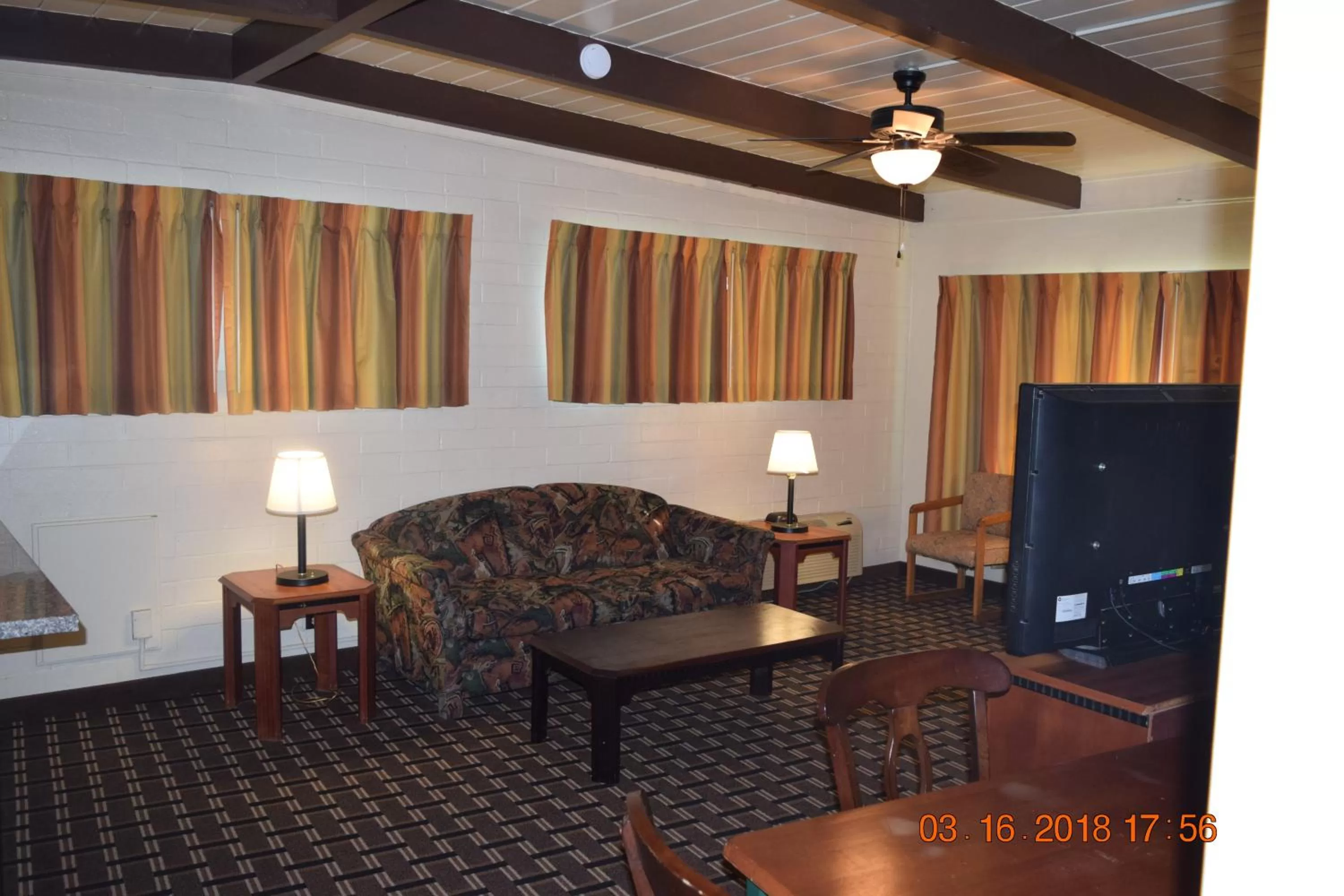 Seating Area in Stanlunds Inn and Suites