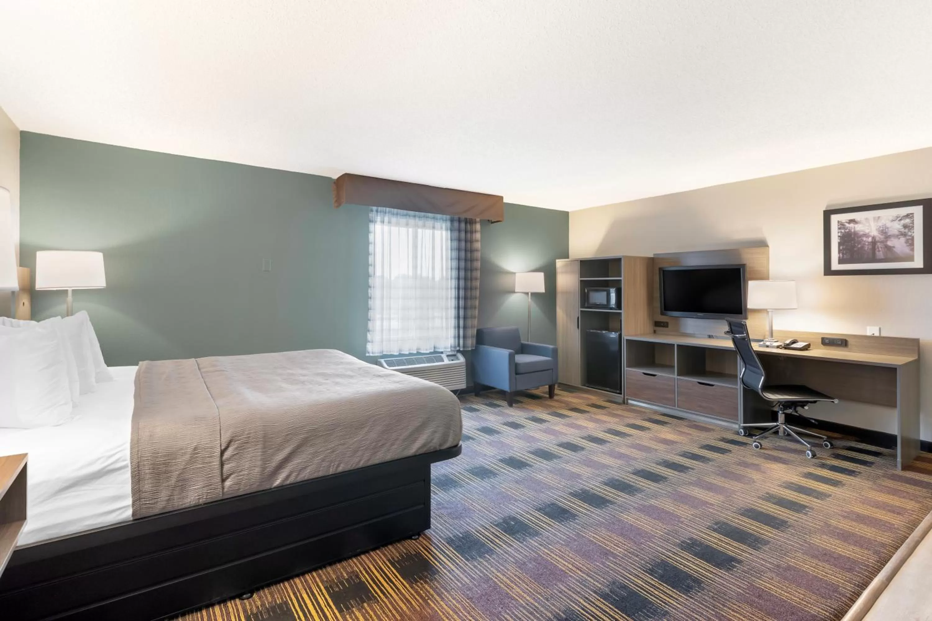 Bed in Quality Inn Newton at I-80