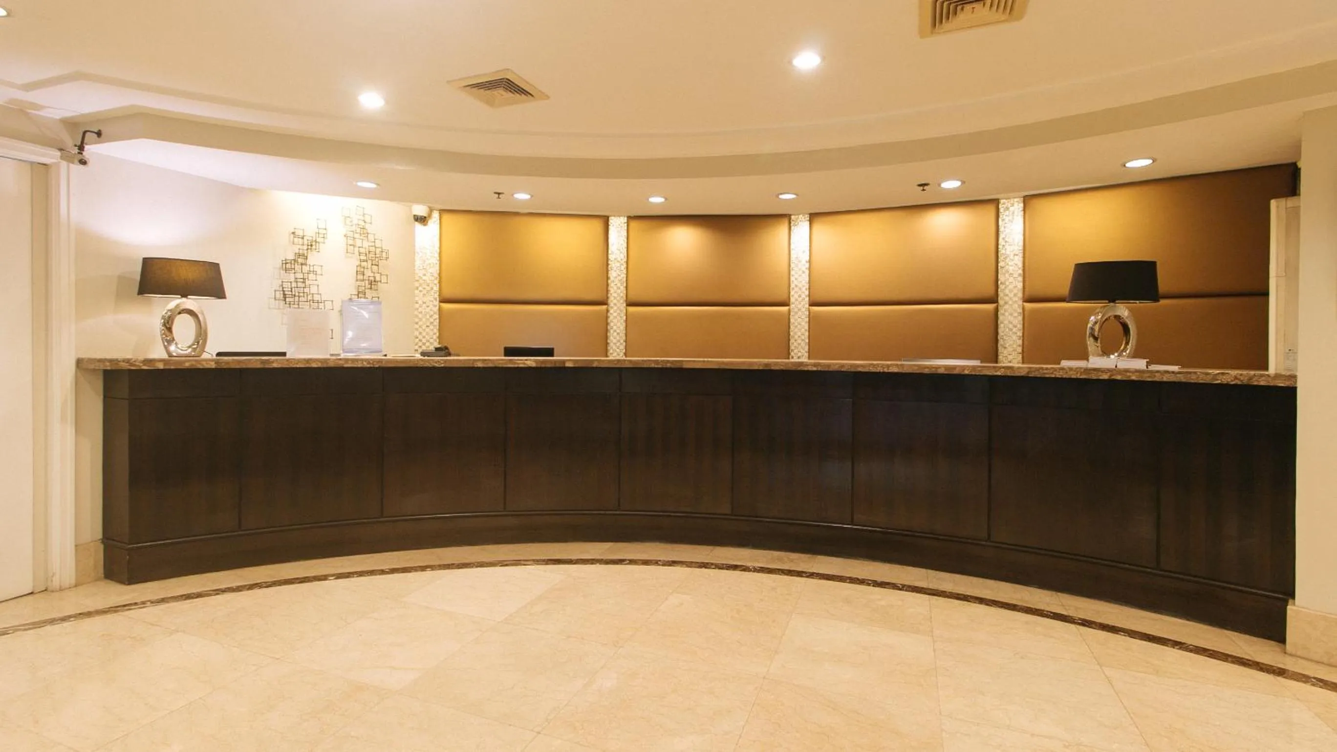 Lobby or reception in RedDoorz Premium at The Residences Olympia Makati