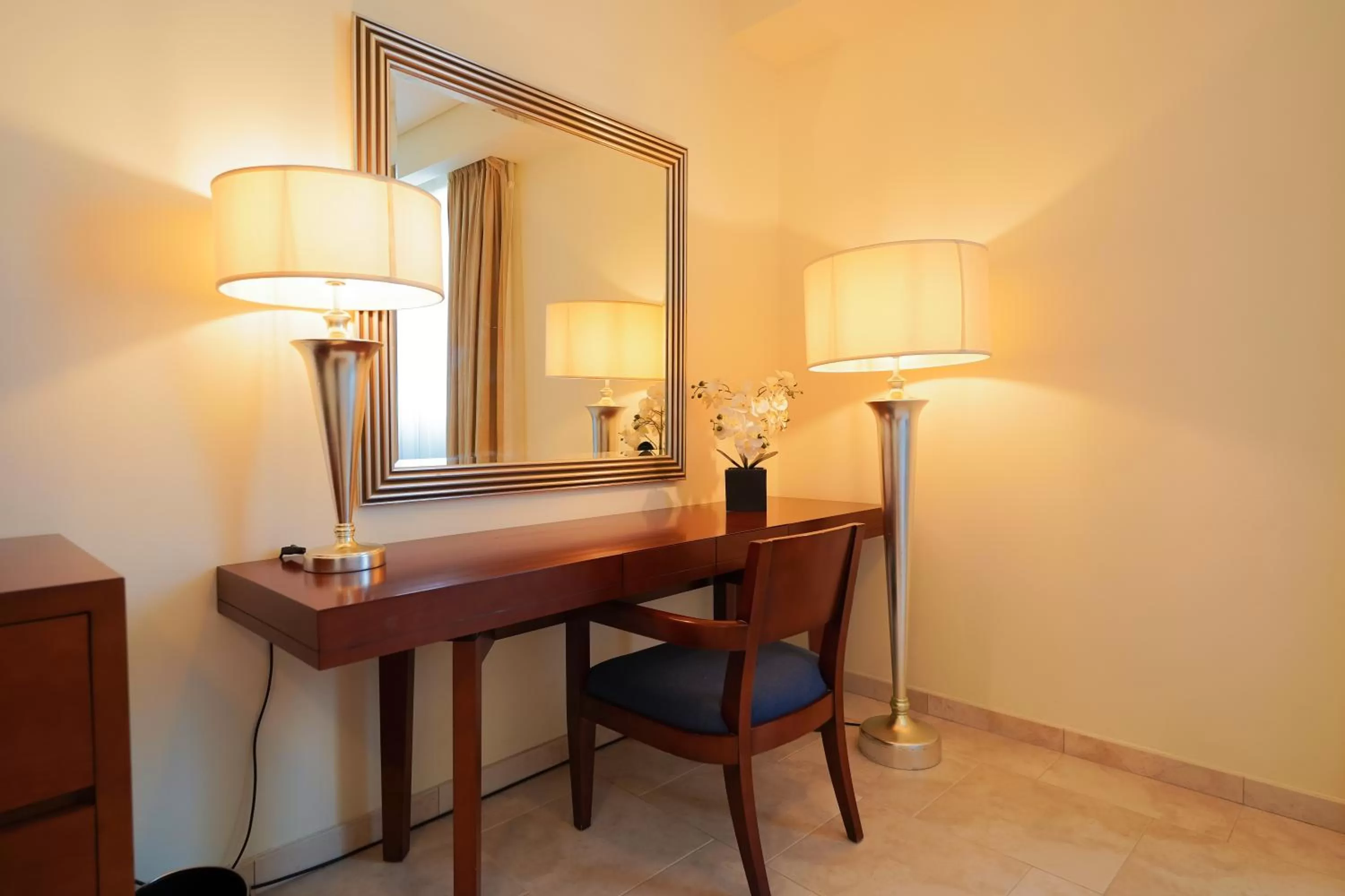 hair dresser in Blue Beach Tower The Walk JBR