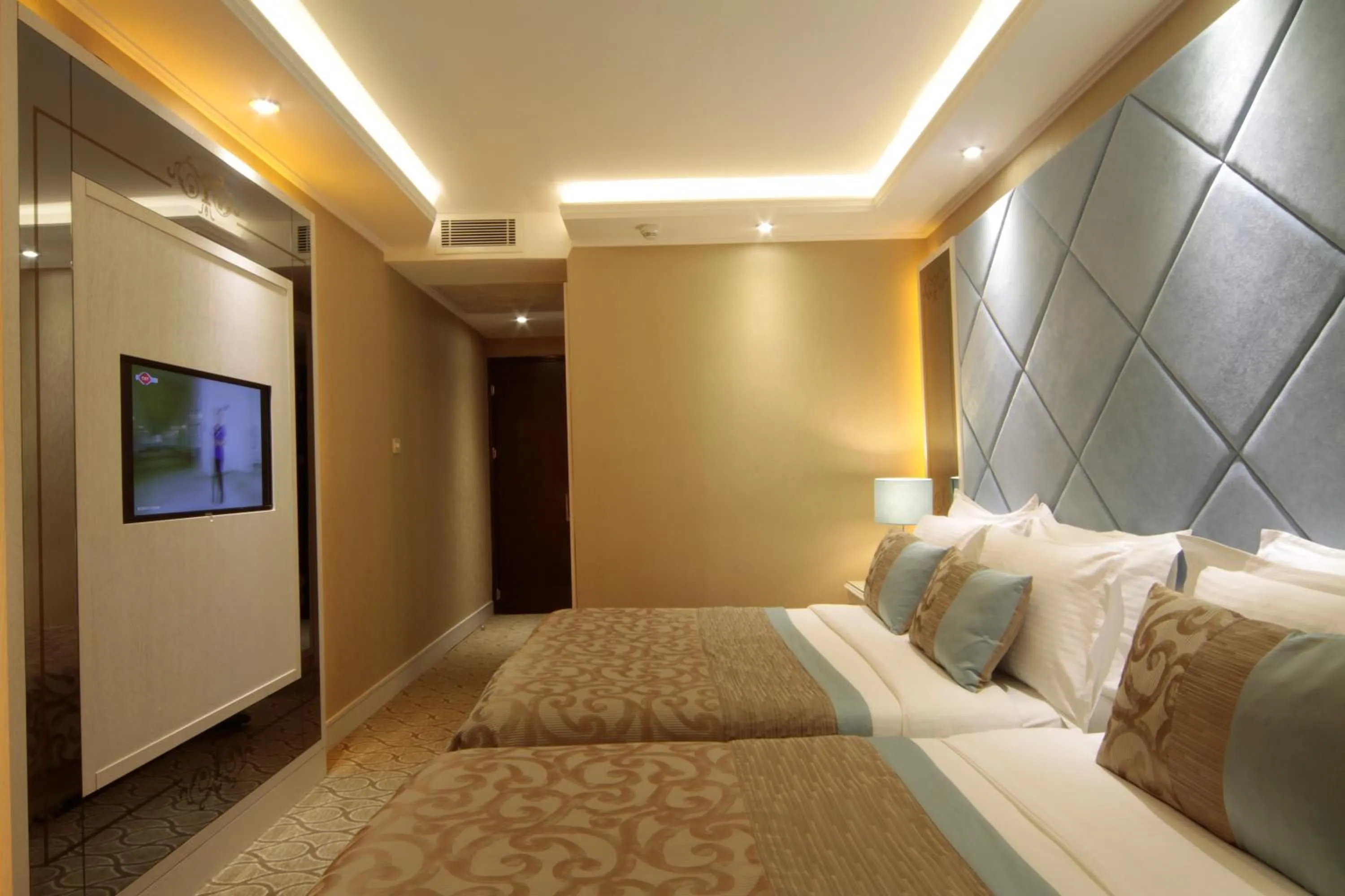 Decorative detail, Bed in Black Bird Hotel