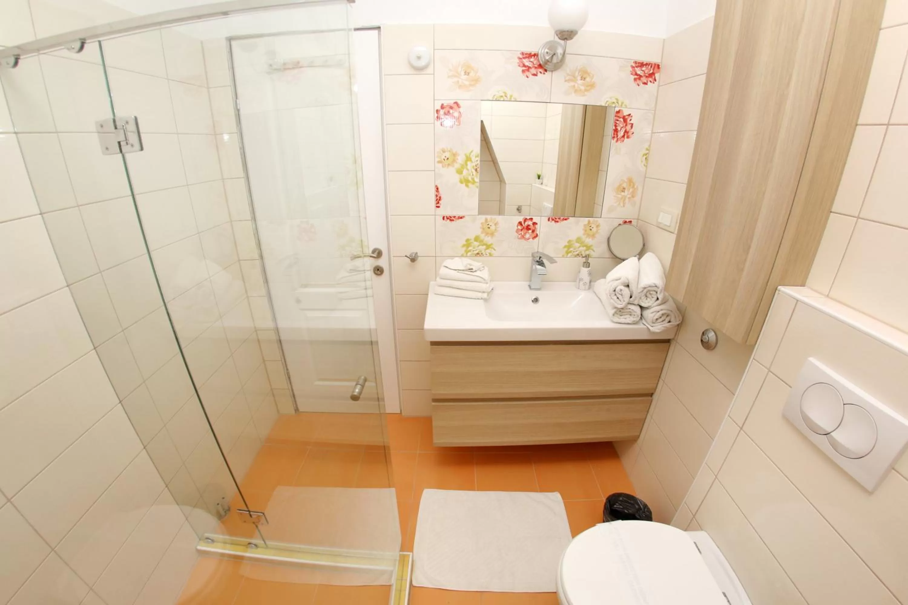 Shower in Central Apartments Integrated Hotel