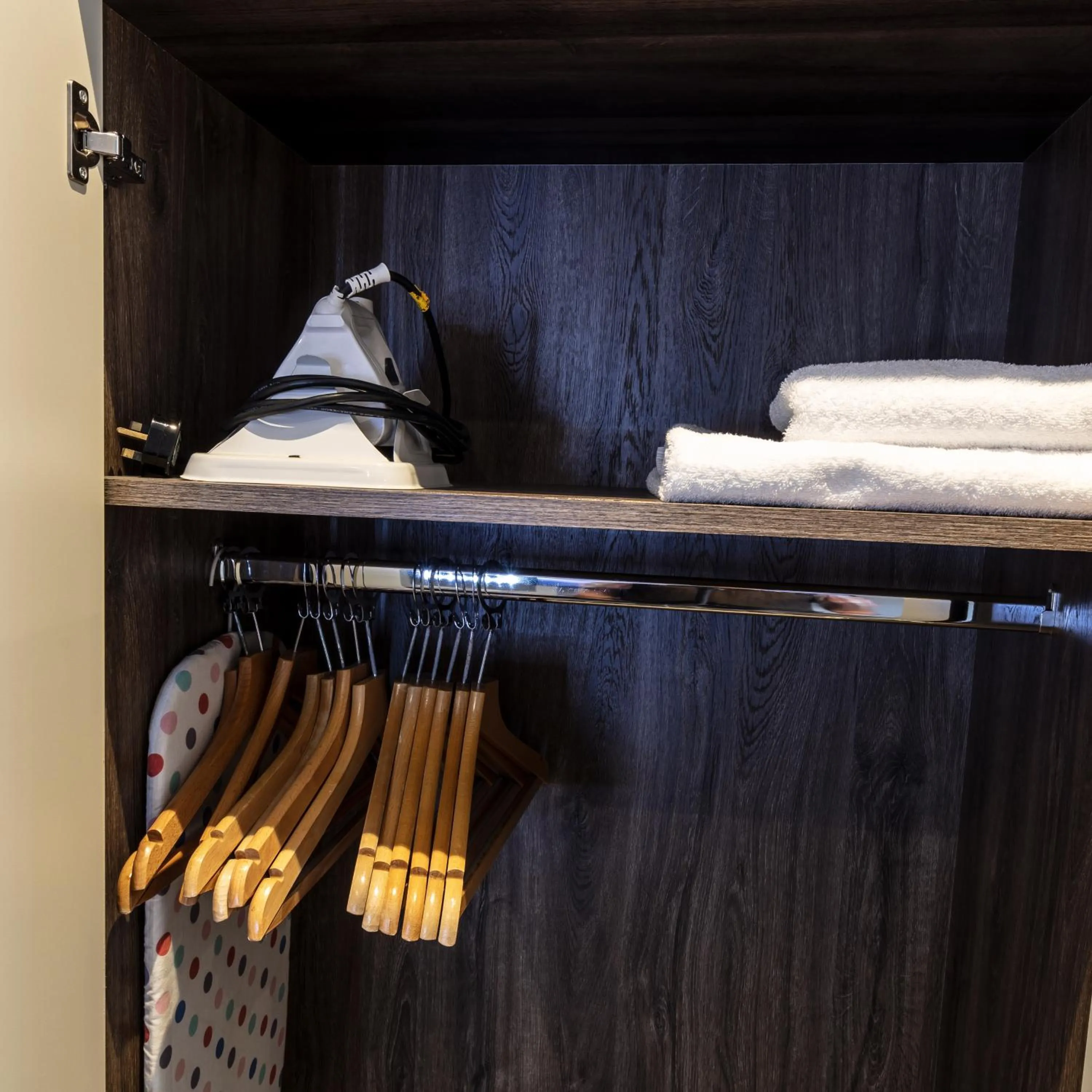 Bedroom, Bunk Bed in Devoncove Hotel Glasgow