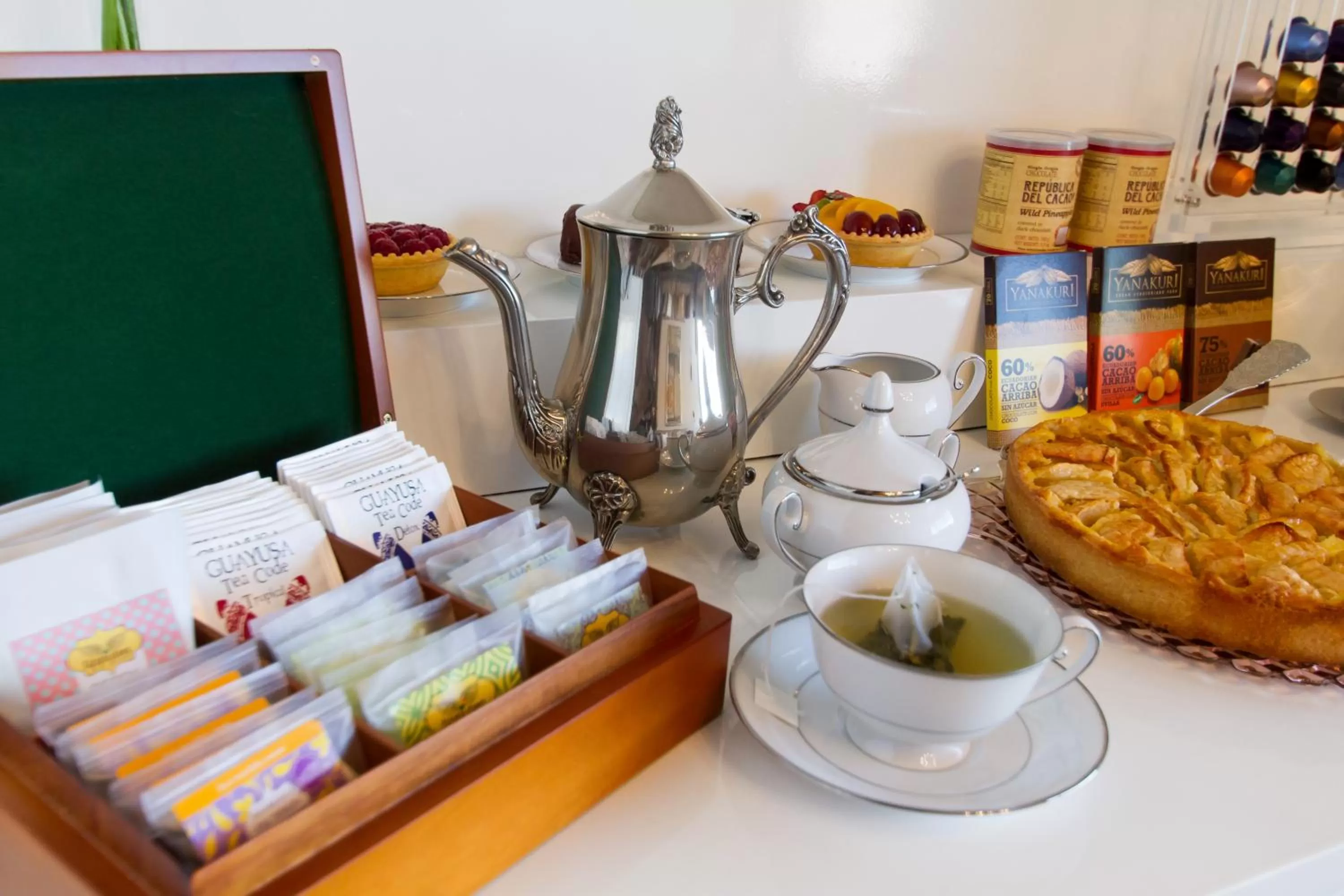 Coffee/tea facilities in Penthouse Lodge B&B