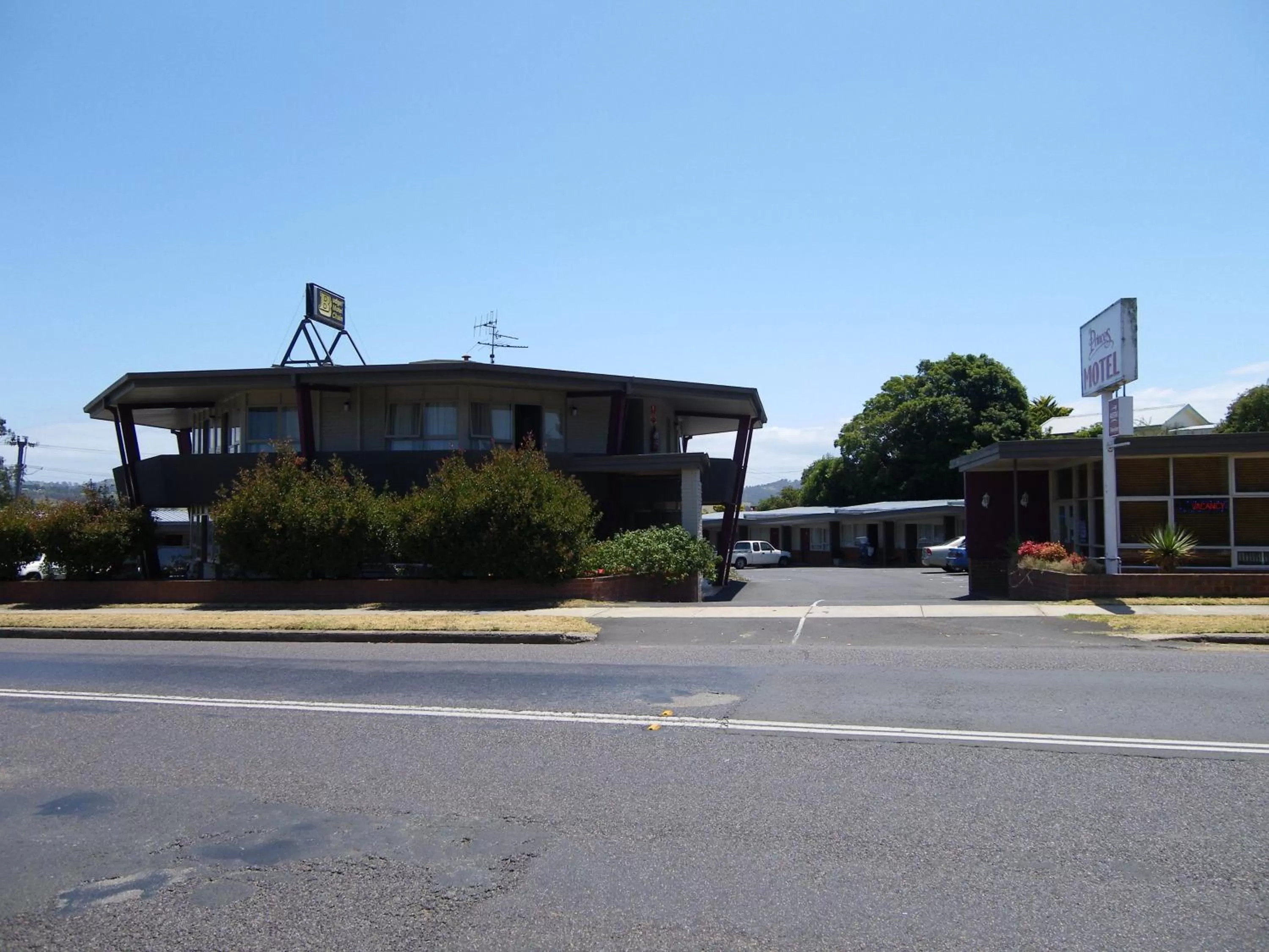 Property building in Bega Motel