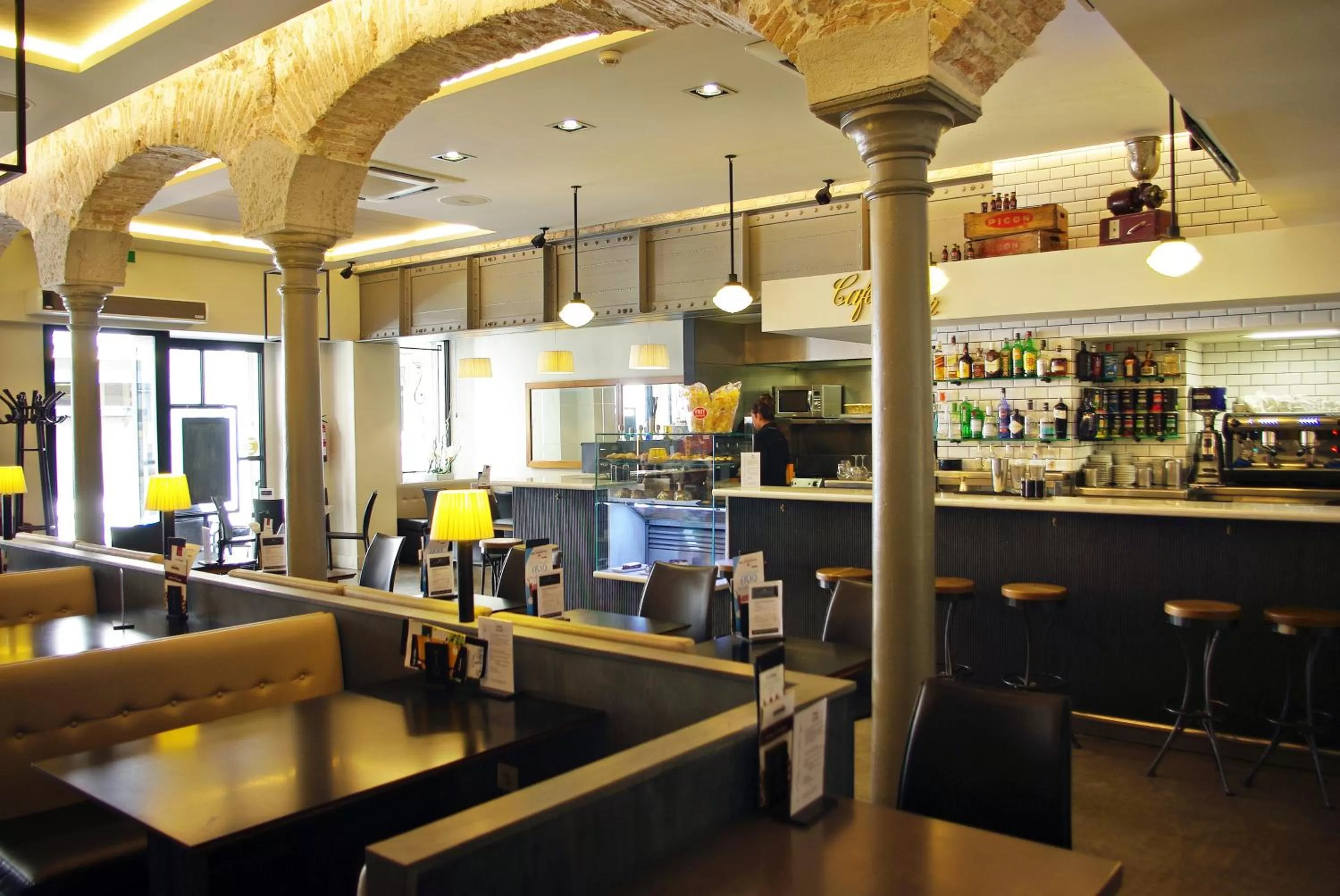 Restaurant/places to eat in Peninsular