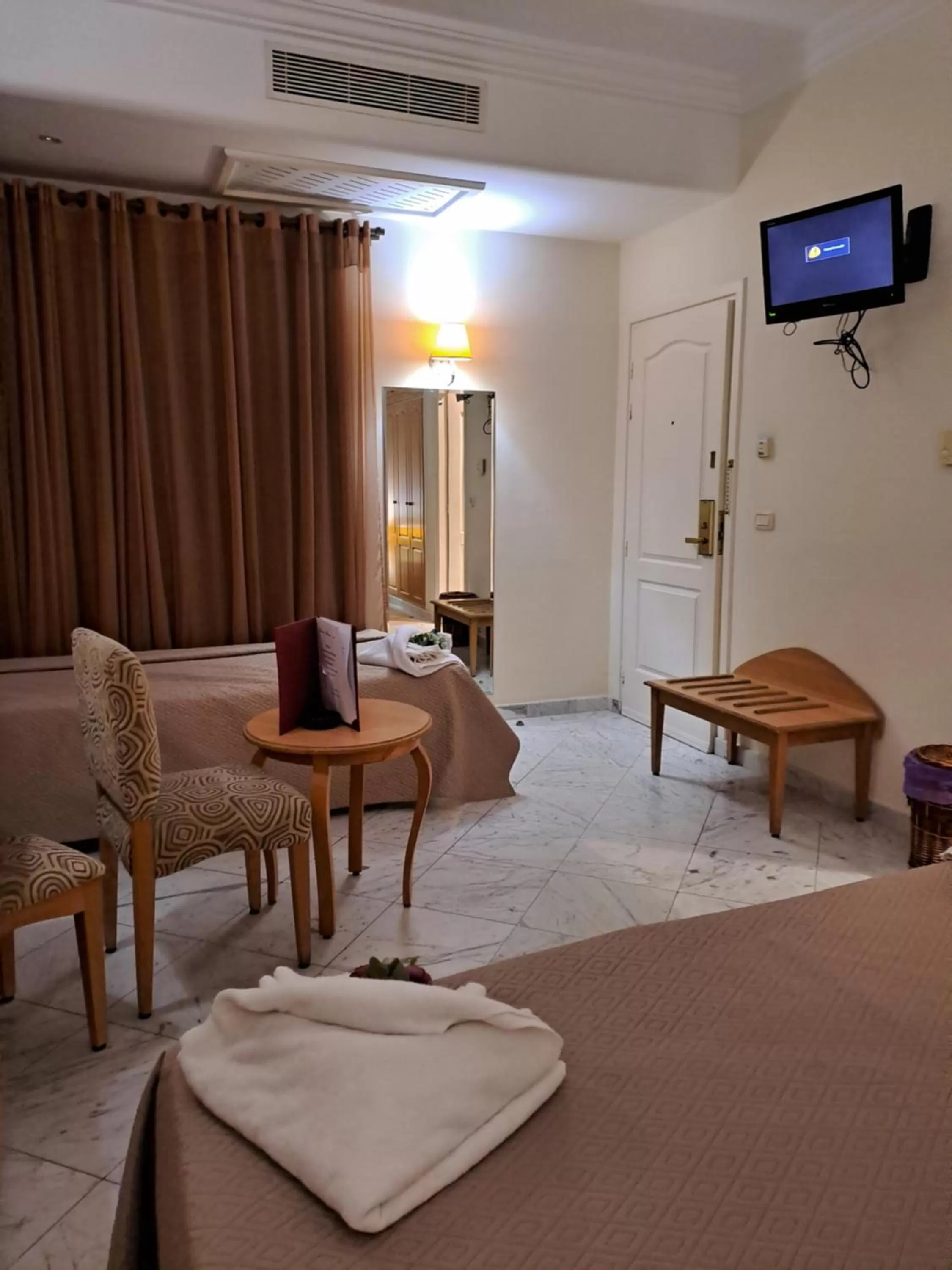 Bed, Seating Area in HOTEL LAFAYETTE