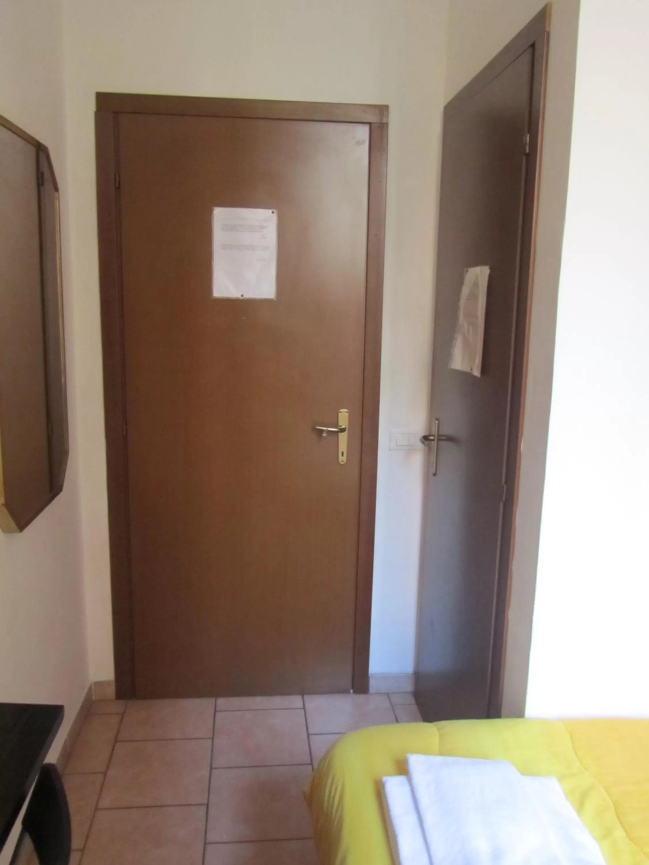 Other, Bed in Hotel Gambara