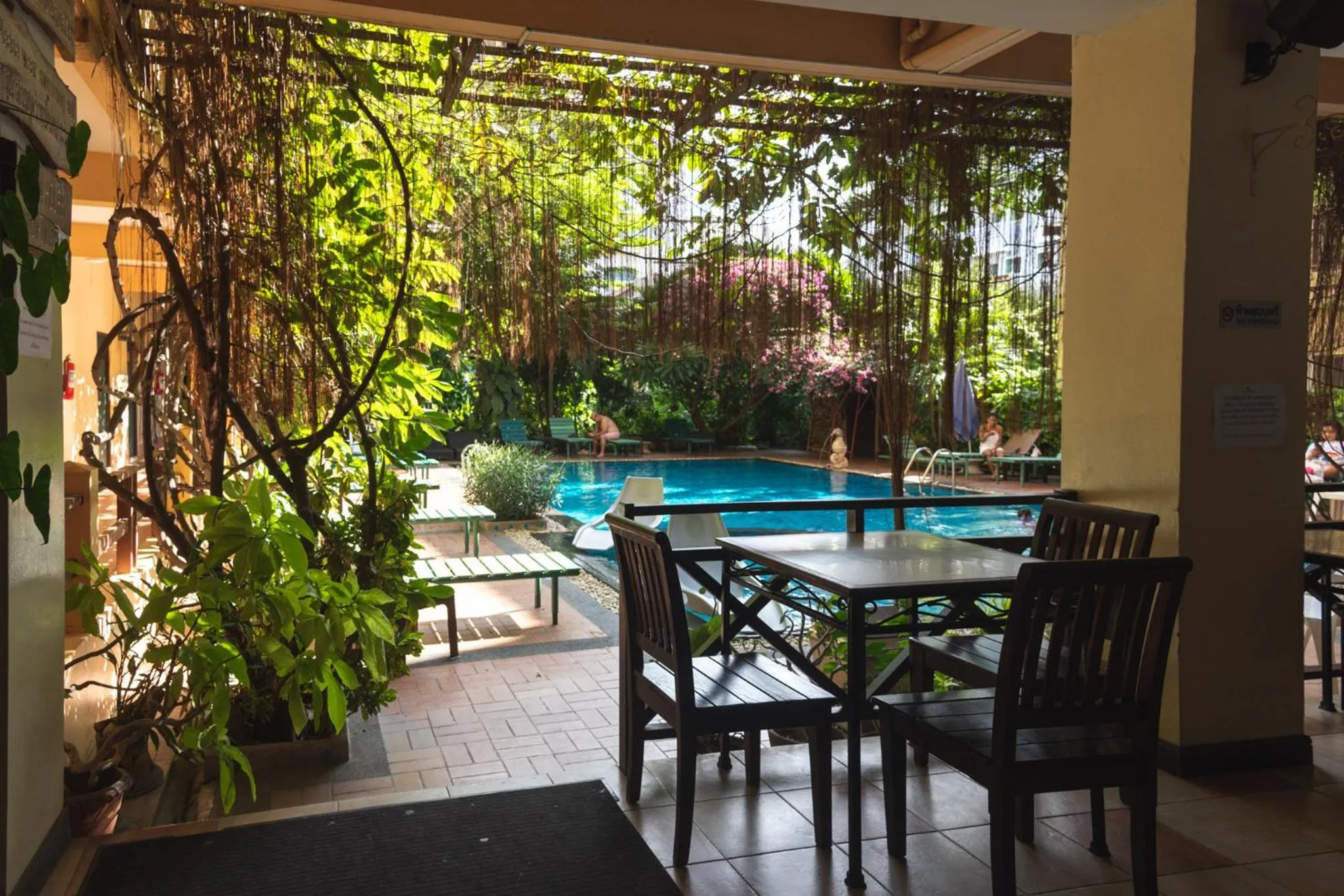 Dining area in Opey De Place