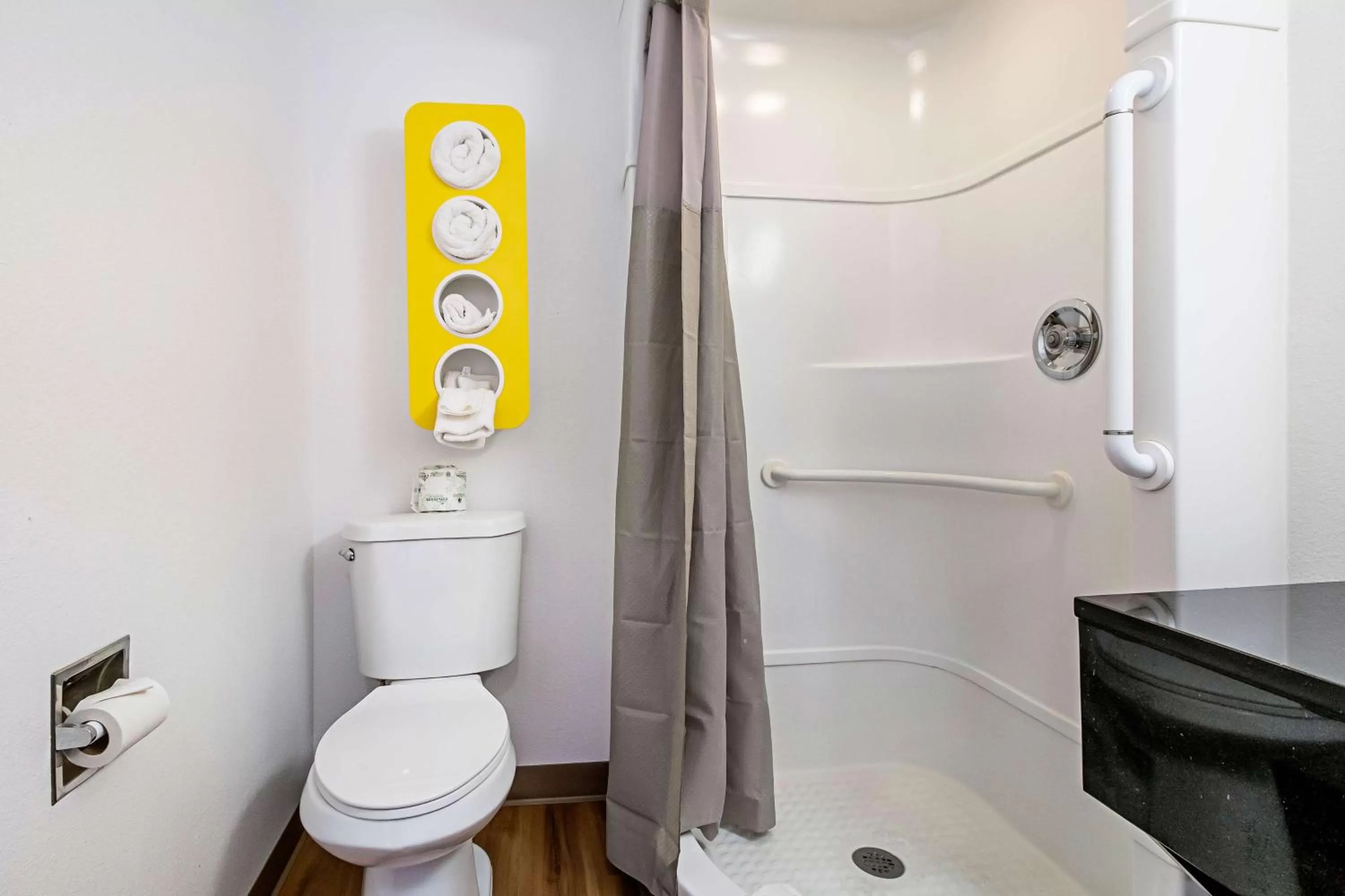 Bathroom in Motel 6-Corpus Christi, TX - Northwest