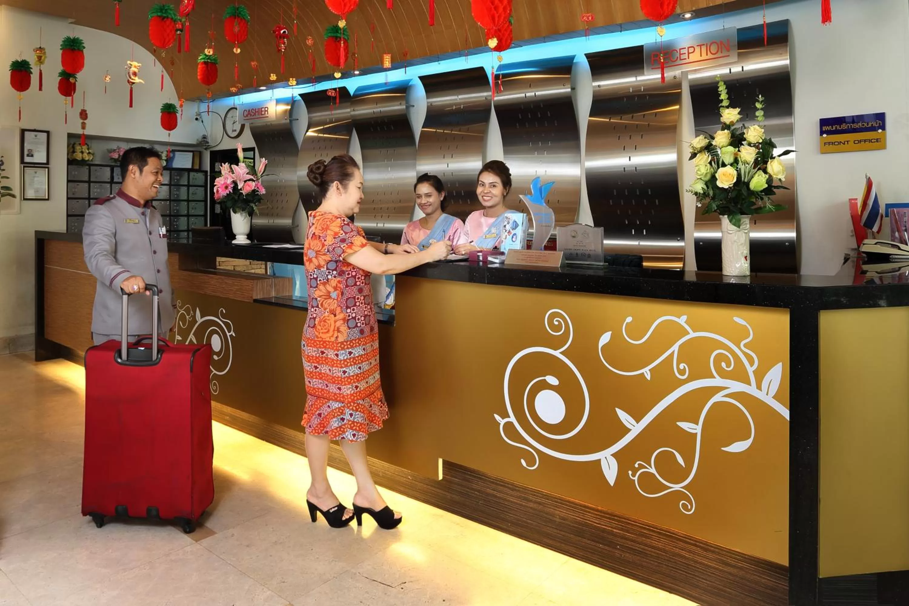 Golden Crown Grand Hotel