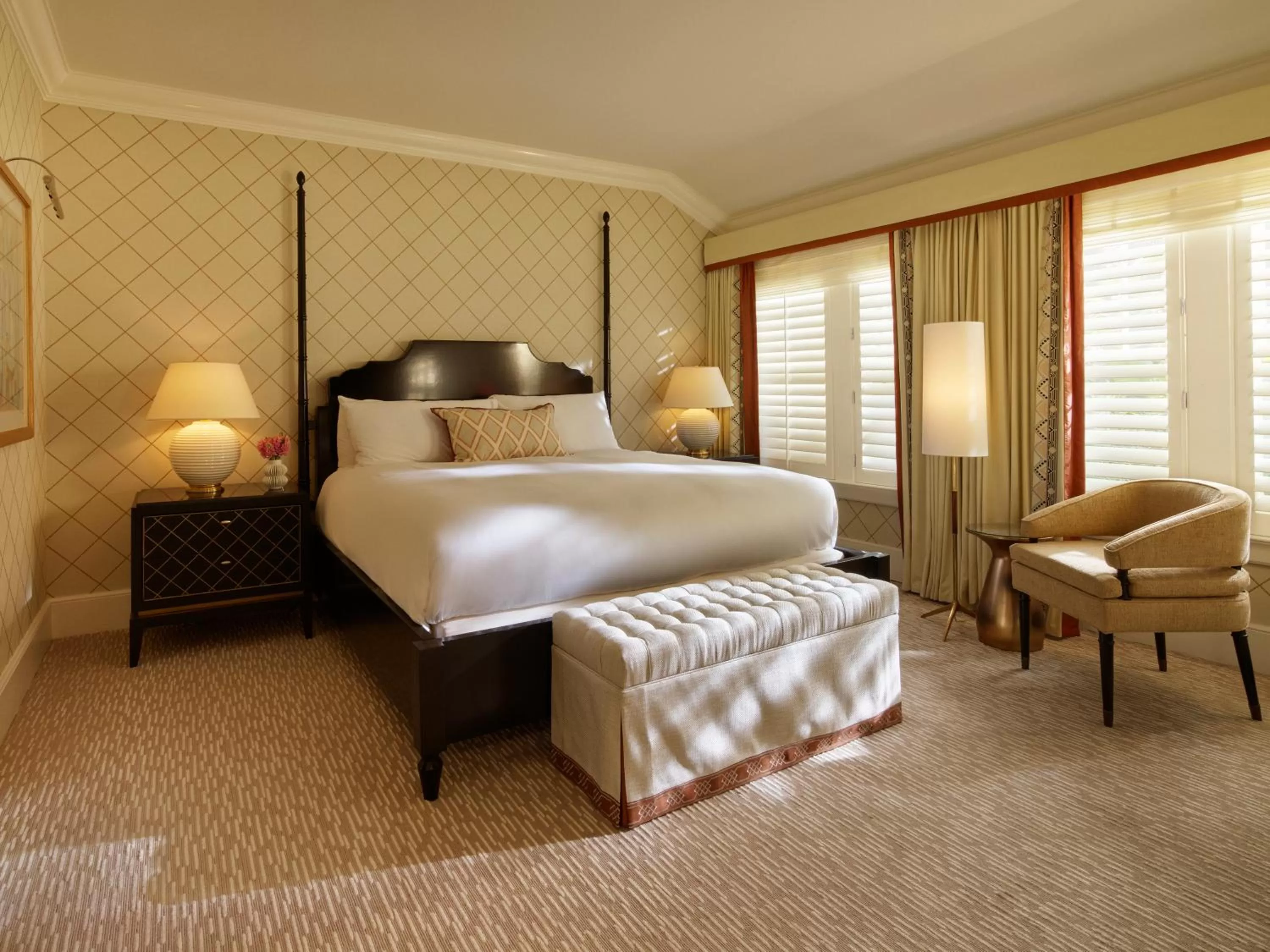Bedroom, Bed in The Beverly Hills Hotel - Dorchester Collection