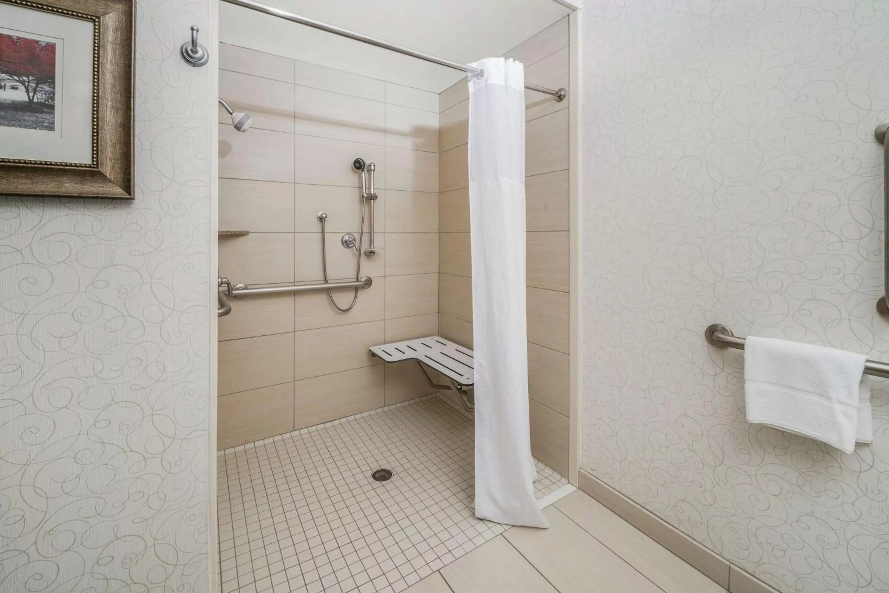 Bathroom in Hampton Inn and Suites Tulsa/Catoosa