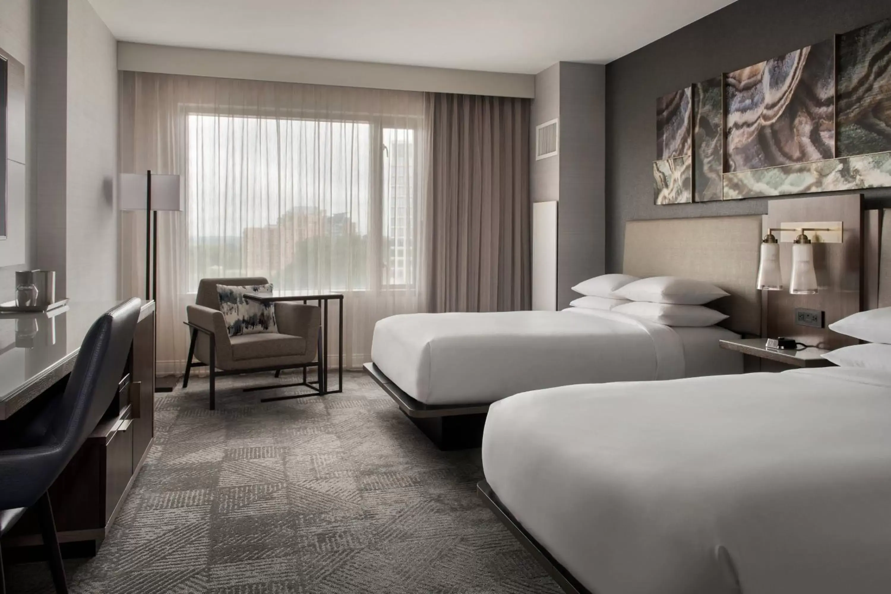 Double Room - Mobility and Hearing Accessible with Tub in Bethesda North Marriott Hotel & Conference Center Double Room - Mobility and Hearing Accessible with Tub in Bethesda North Marriott Hotel & Conference Center