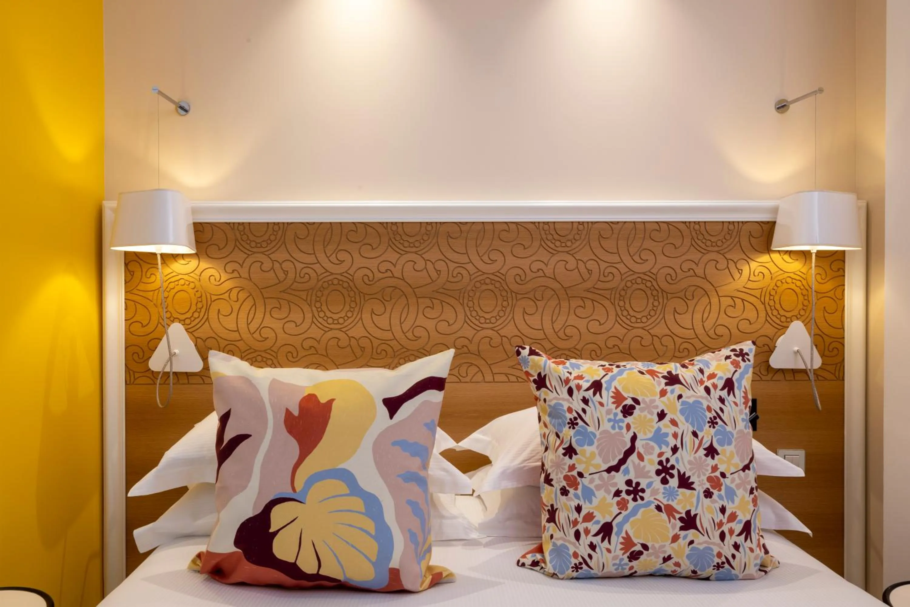 Decorative detail, Bed in Hotel Elysees 8