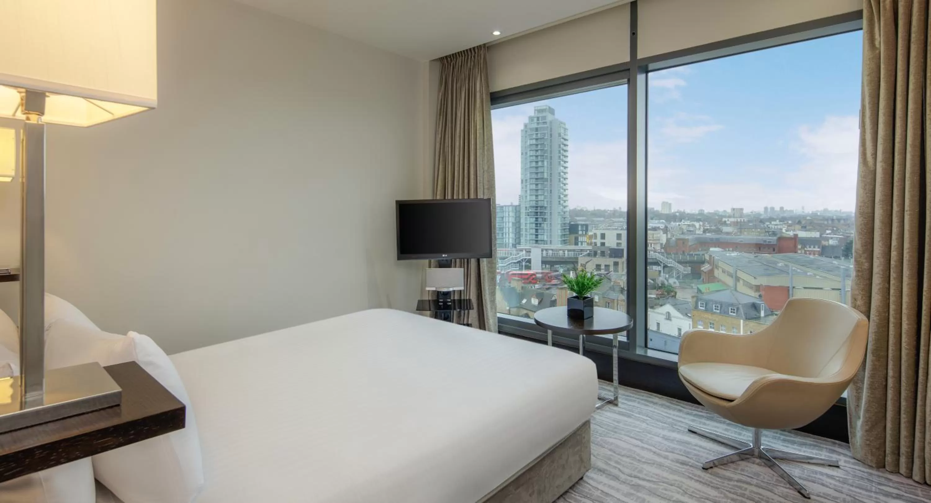 Bedroom, Bed in Doubletree By Hilton London - Greenwich