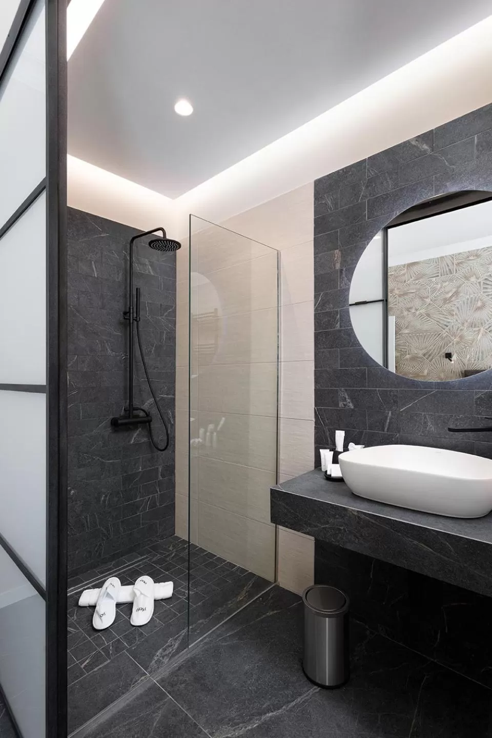 Bathroom in Hotel Poerio 25 Boutique Stay