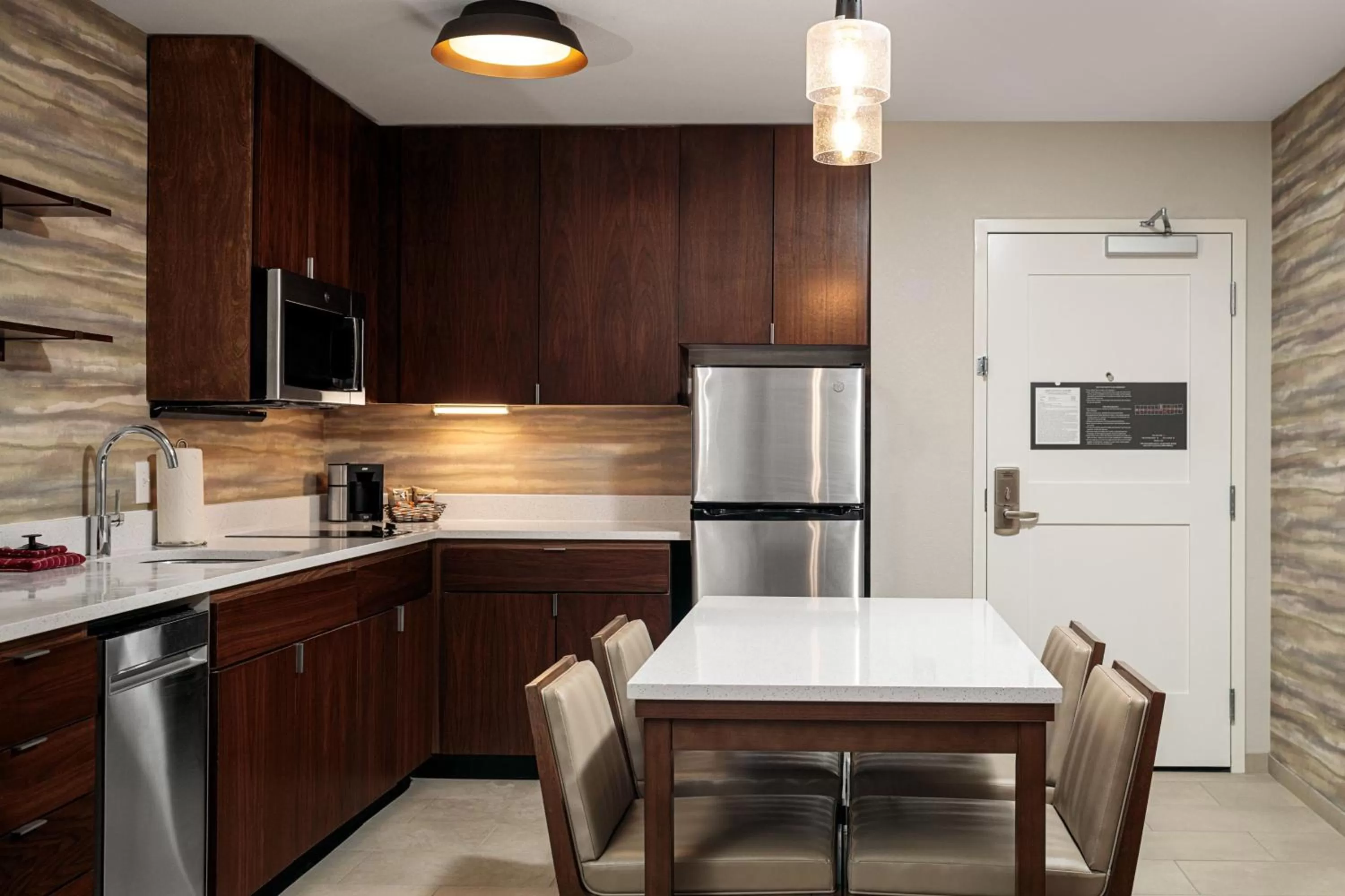 Bedroom, Kitchen/Kitchenette in Residence Inn by Marriott Jackson Airport, Pearl