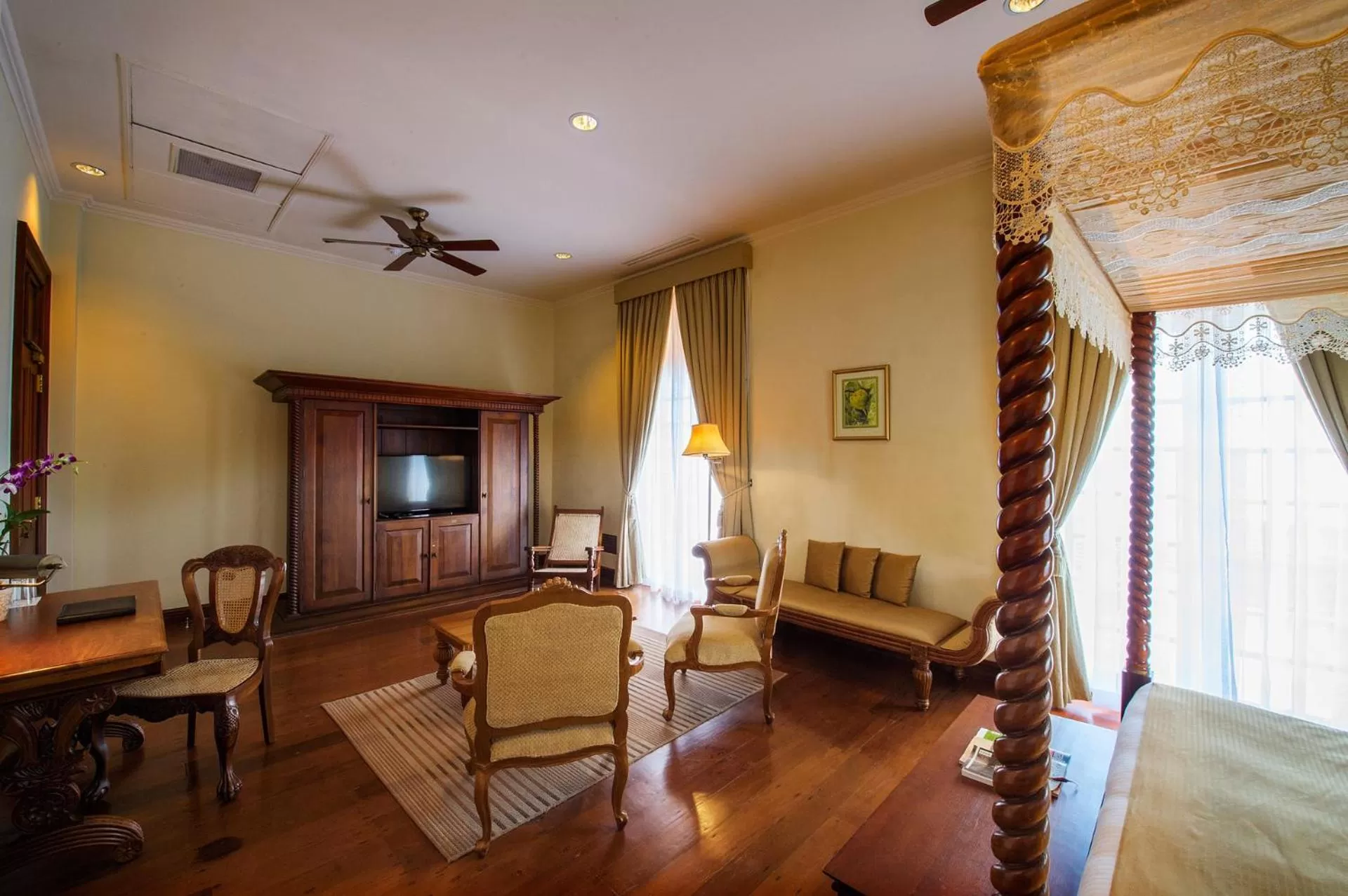 Bed in Galle Face Hotel