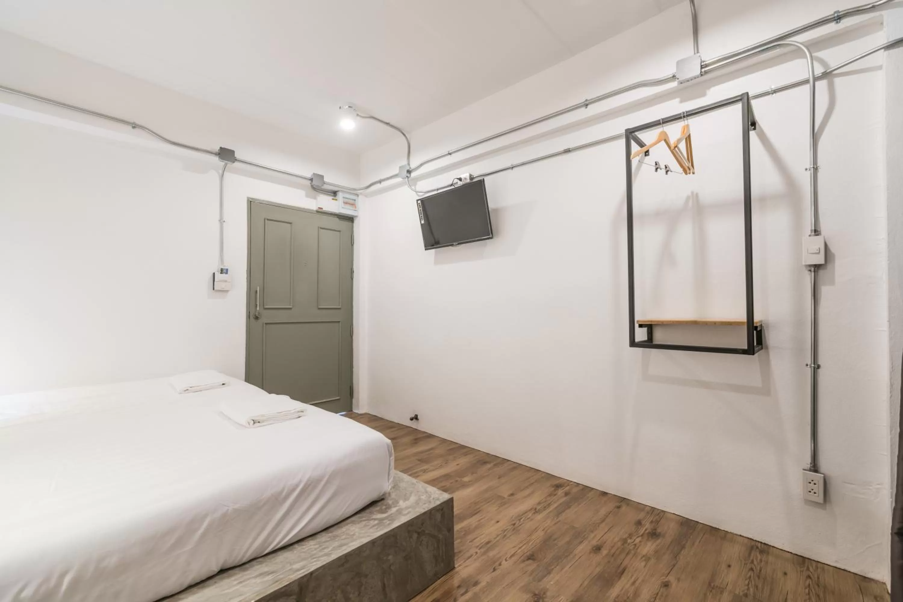 Bed in Your Space Hotel Prasingh