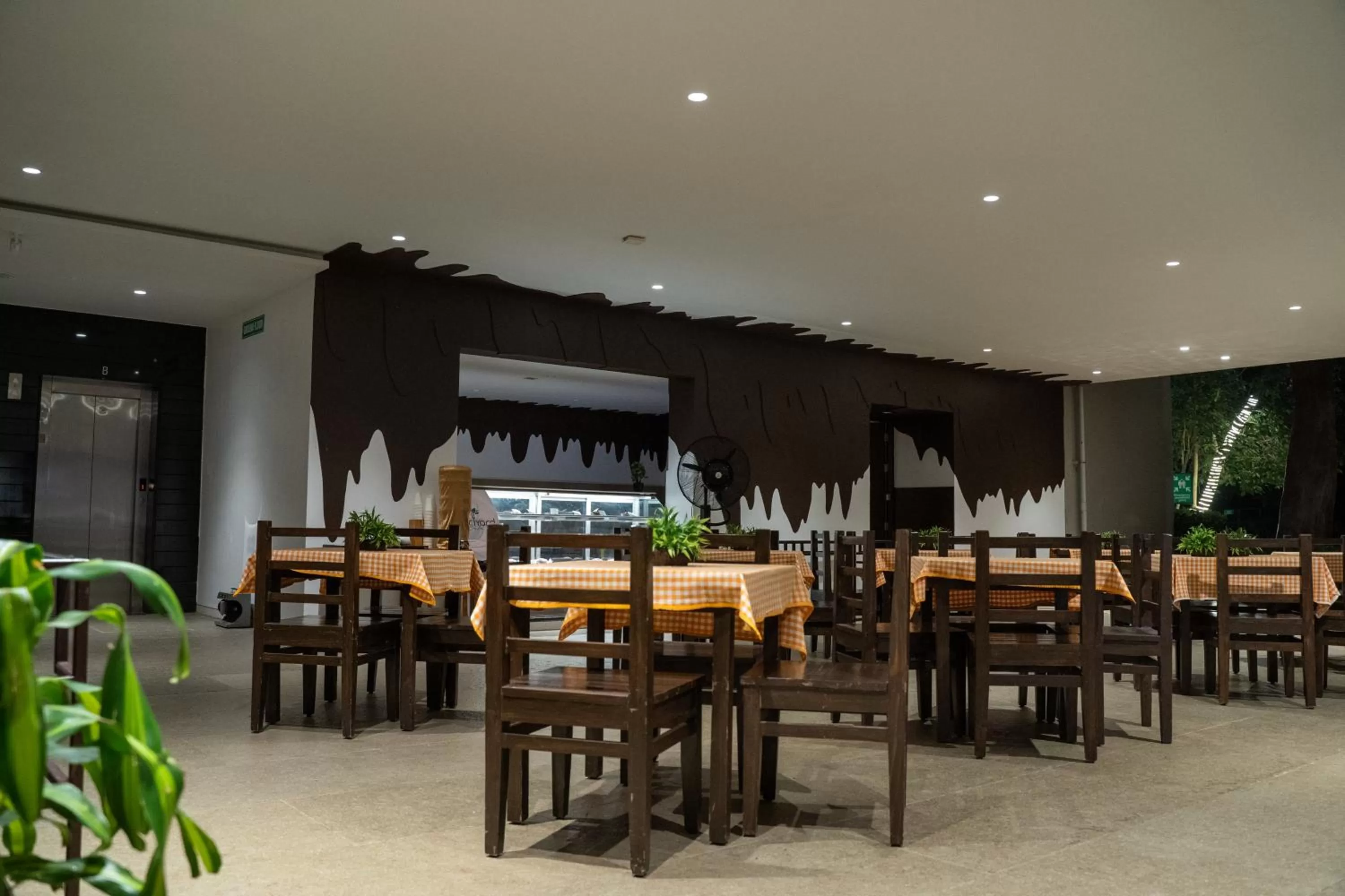 Restaurant/places to eat in Signature Club Resort