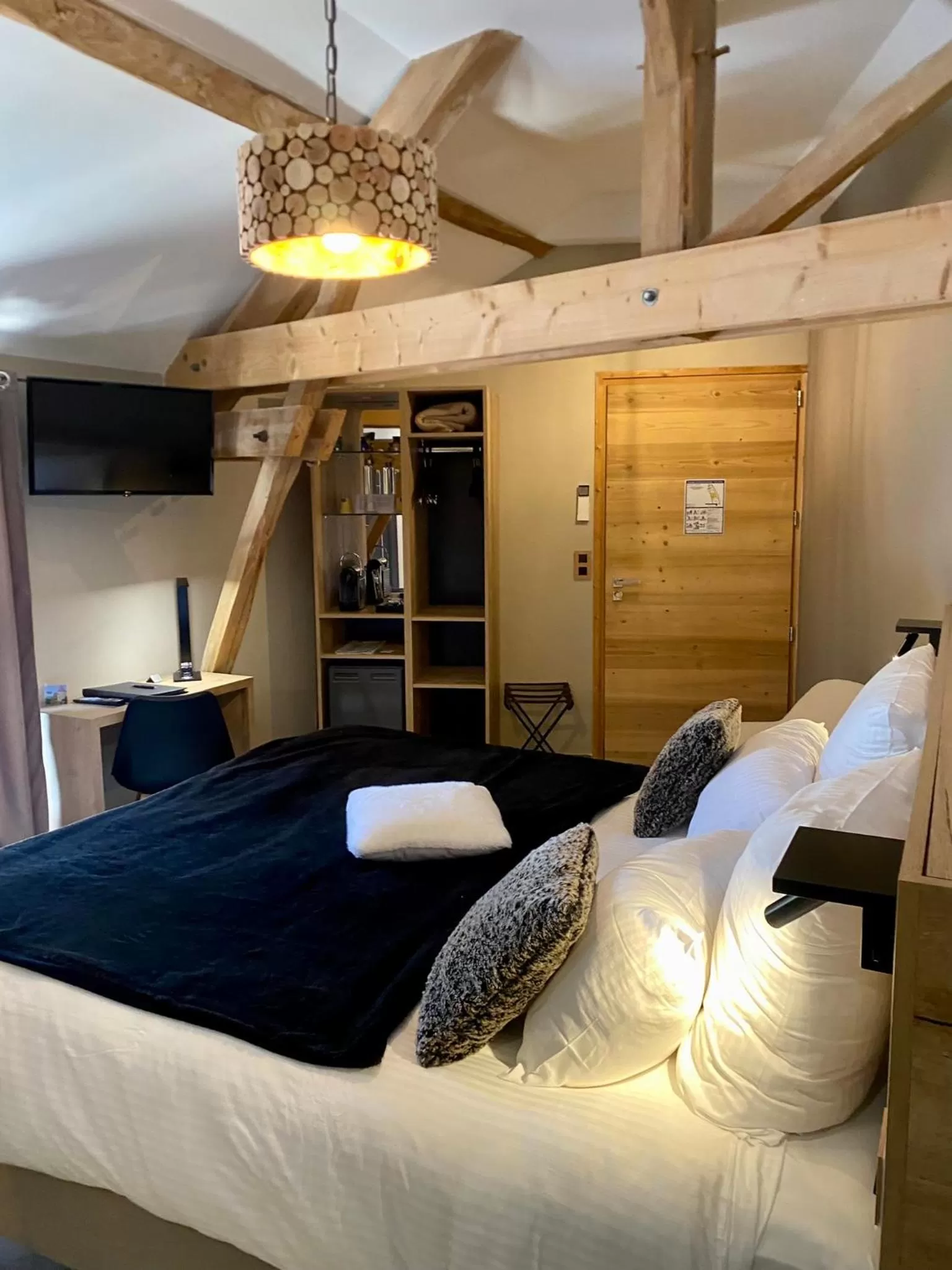 Bedroom, Bed in Domaine de Suzel