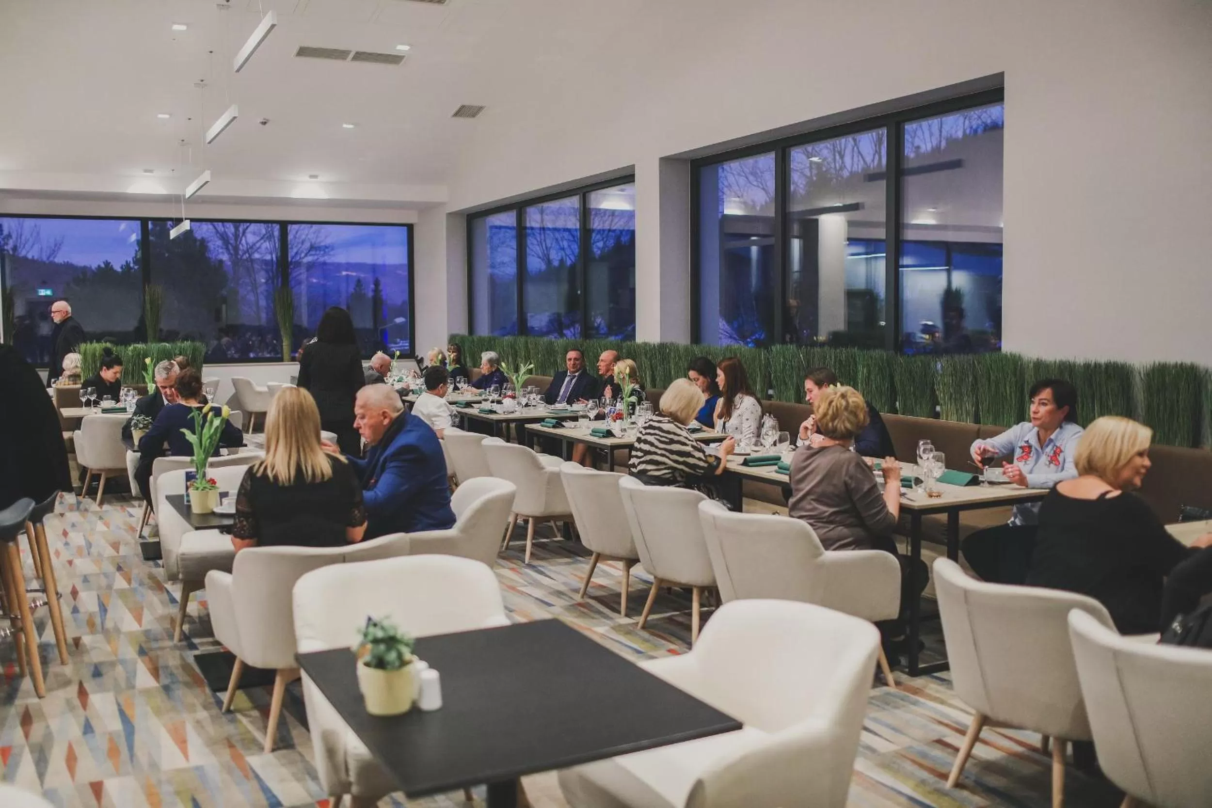 Restaurant/places to eat in Magnus Resort