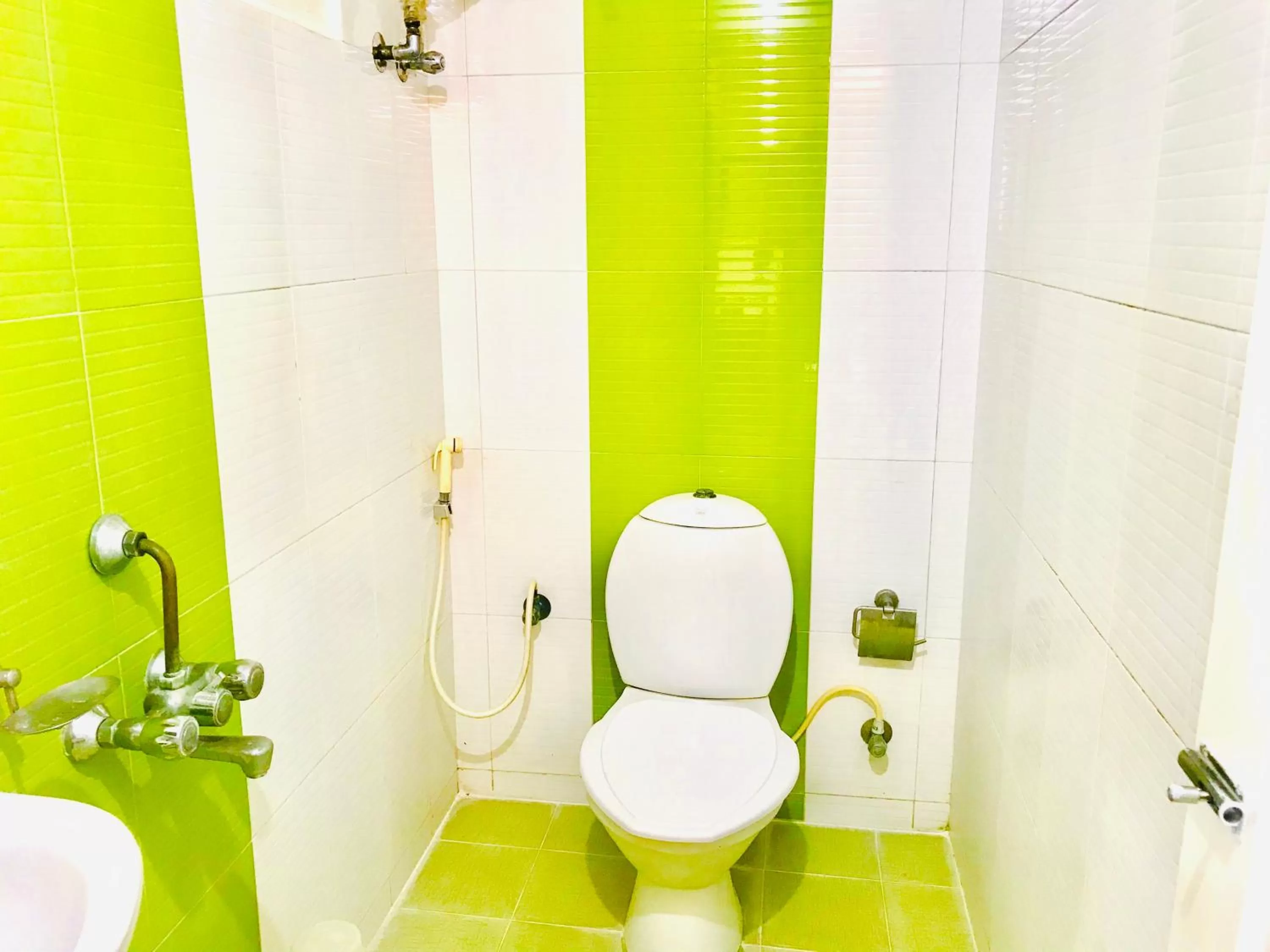 Bathroom in Hotel Half Moon Chennai