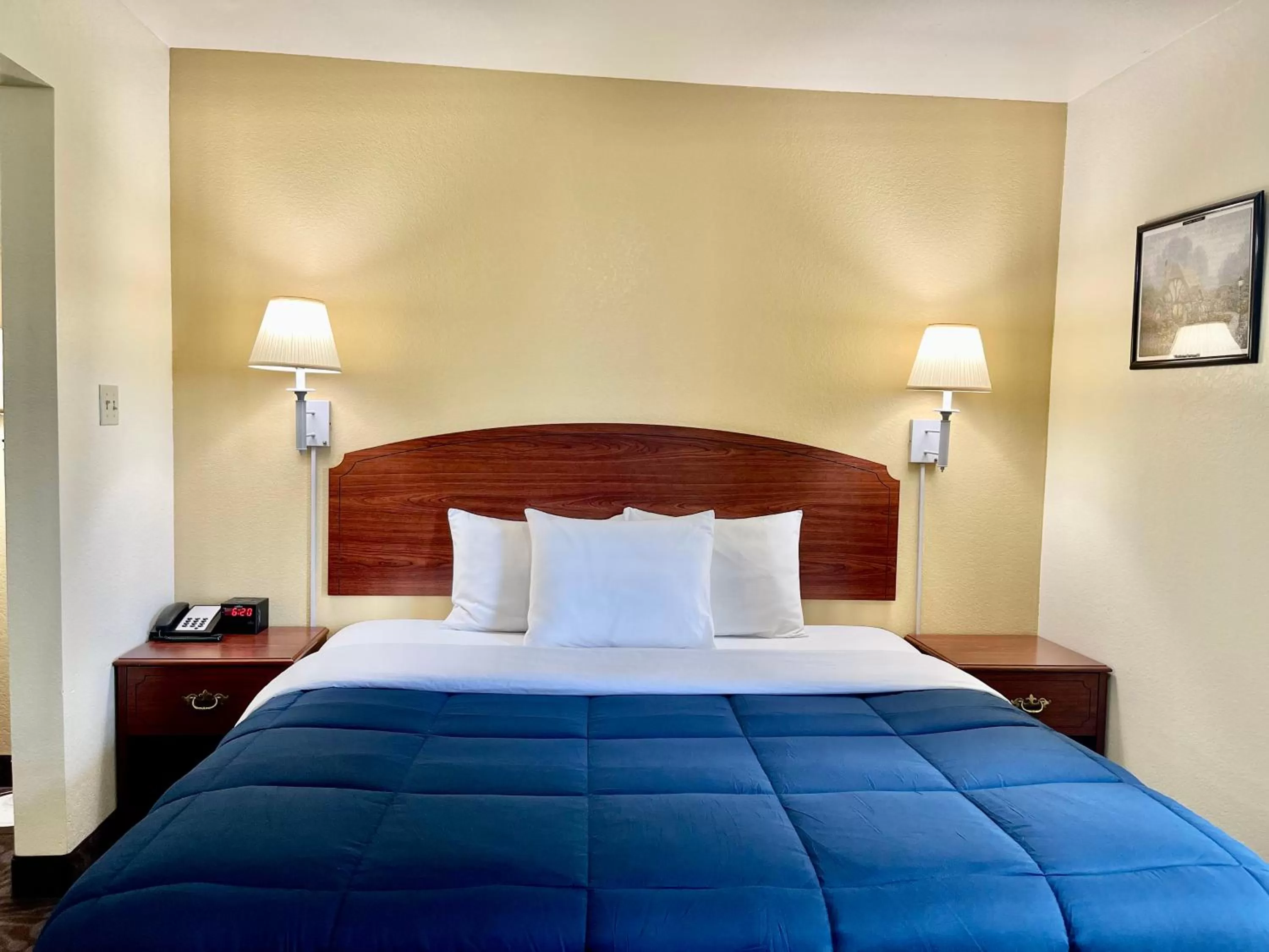 Bed in Candlelight Inn & Suites Hwy 69 near McAlester