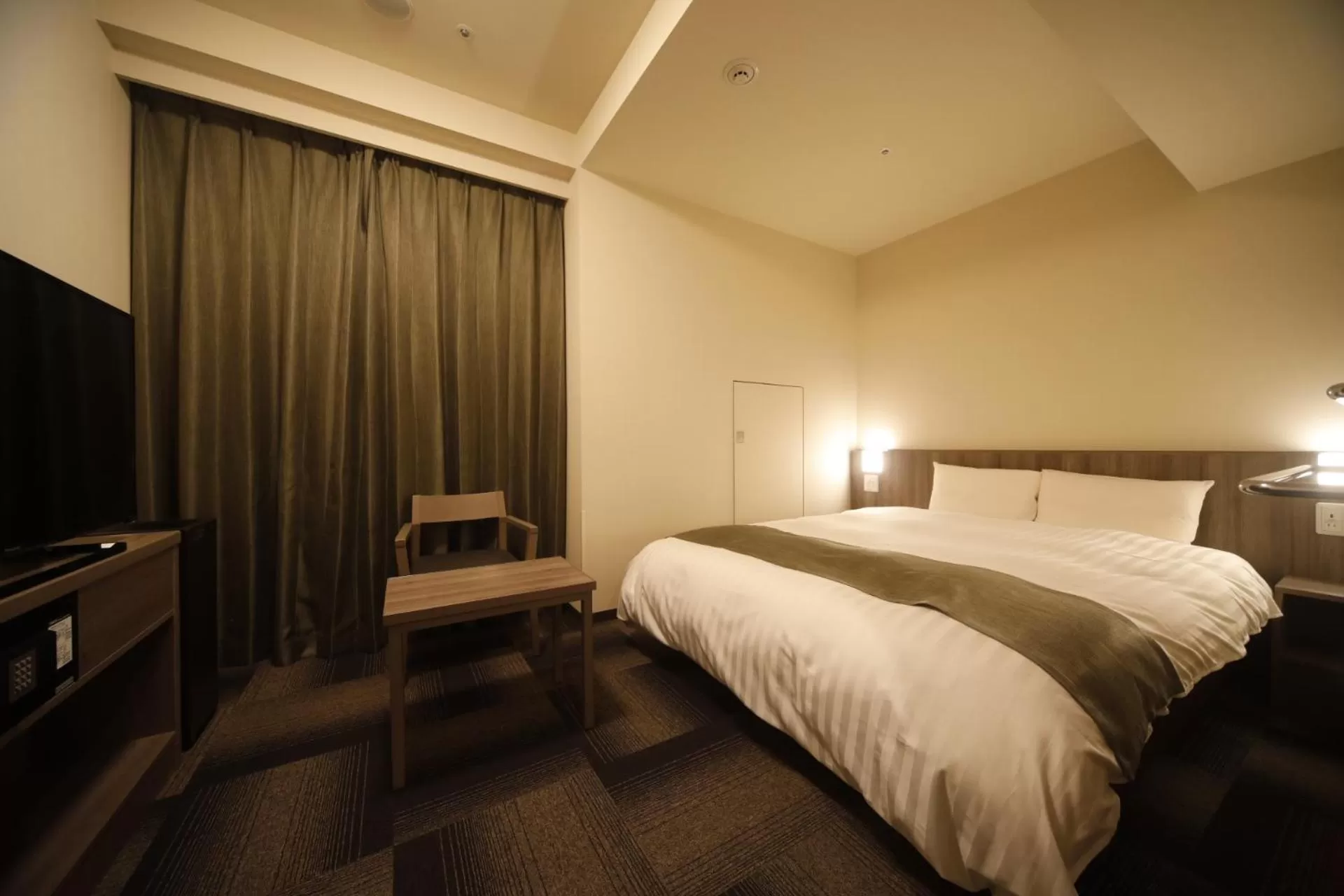 Photo of the whole room, Bed in Dormy Inn Korakuen