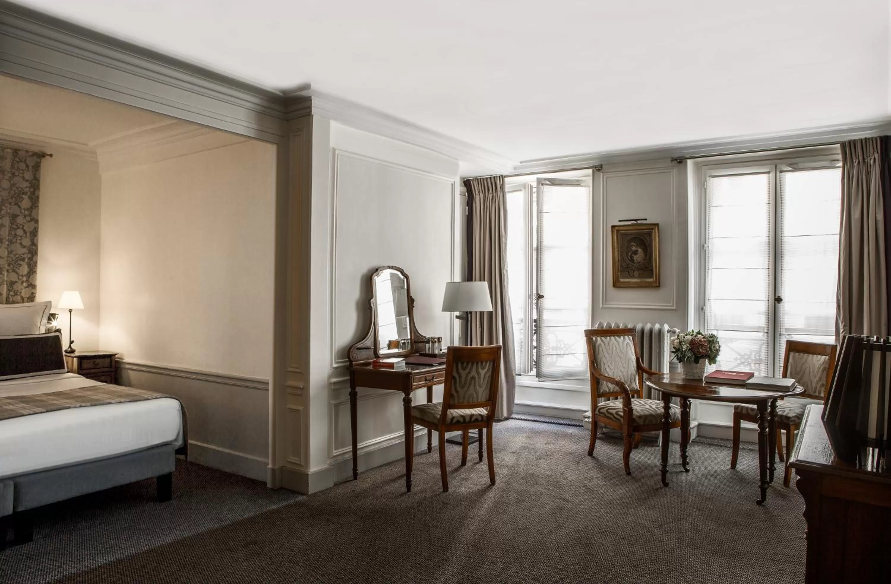 Decorative detail, Bed in Hôtel Mansart - Esprit de France