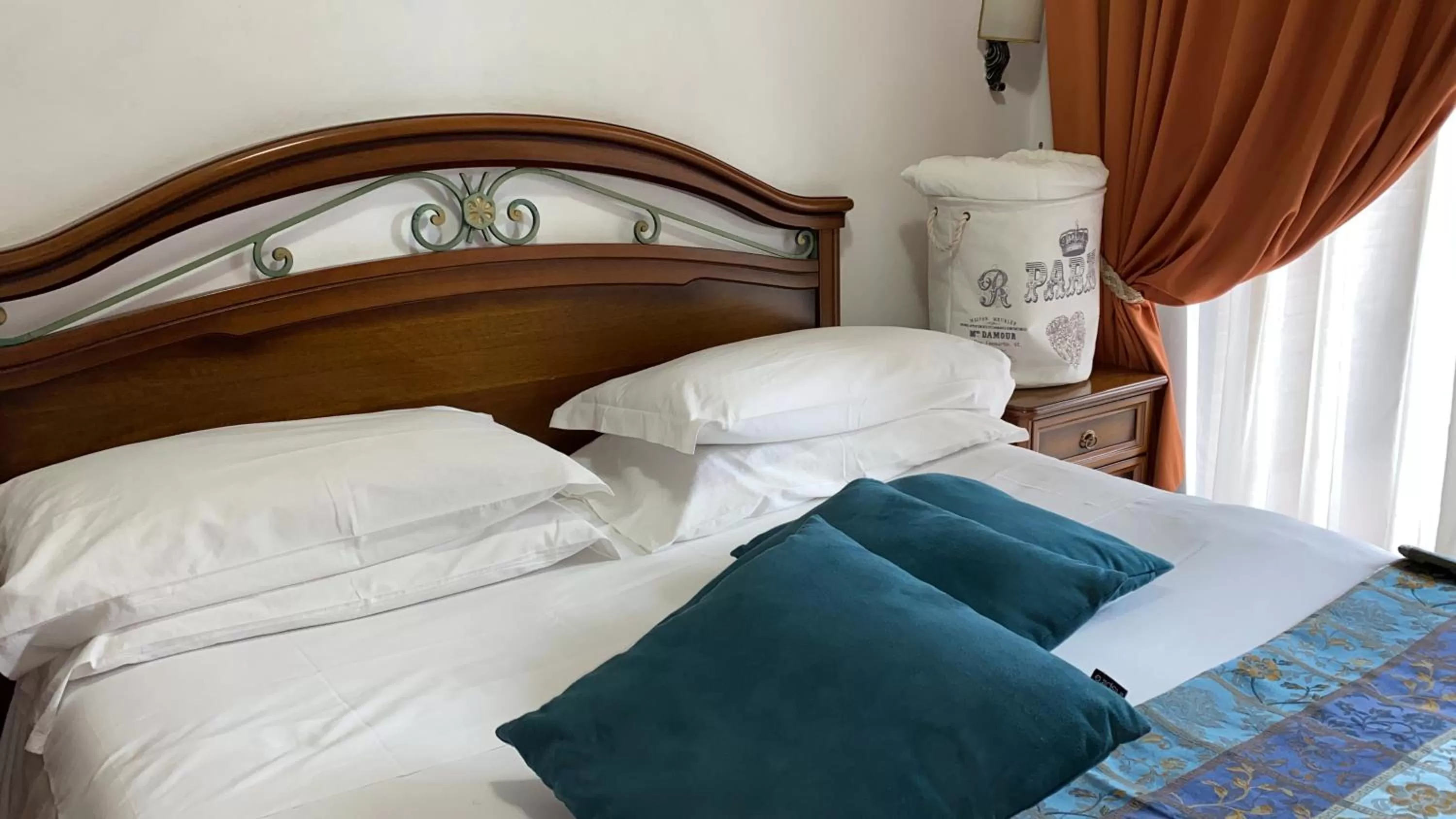 Bed in EURO HOUSE INN airport