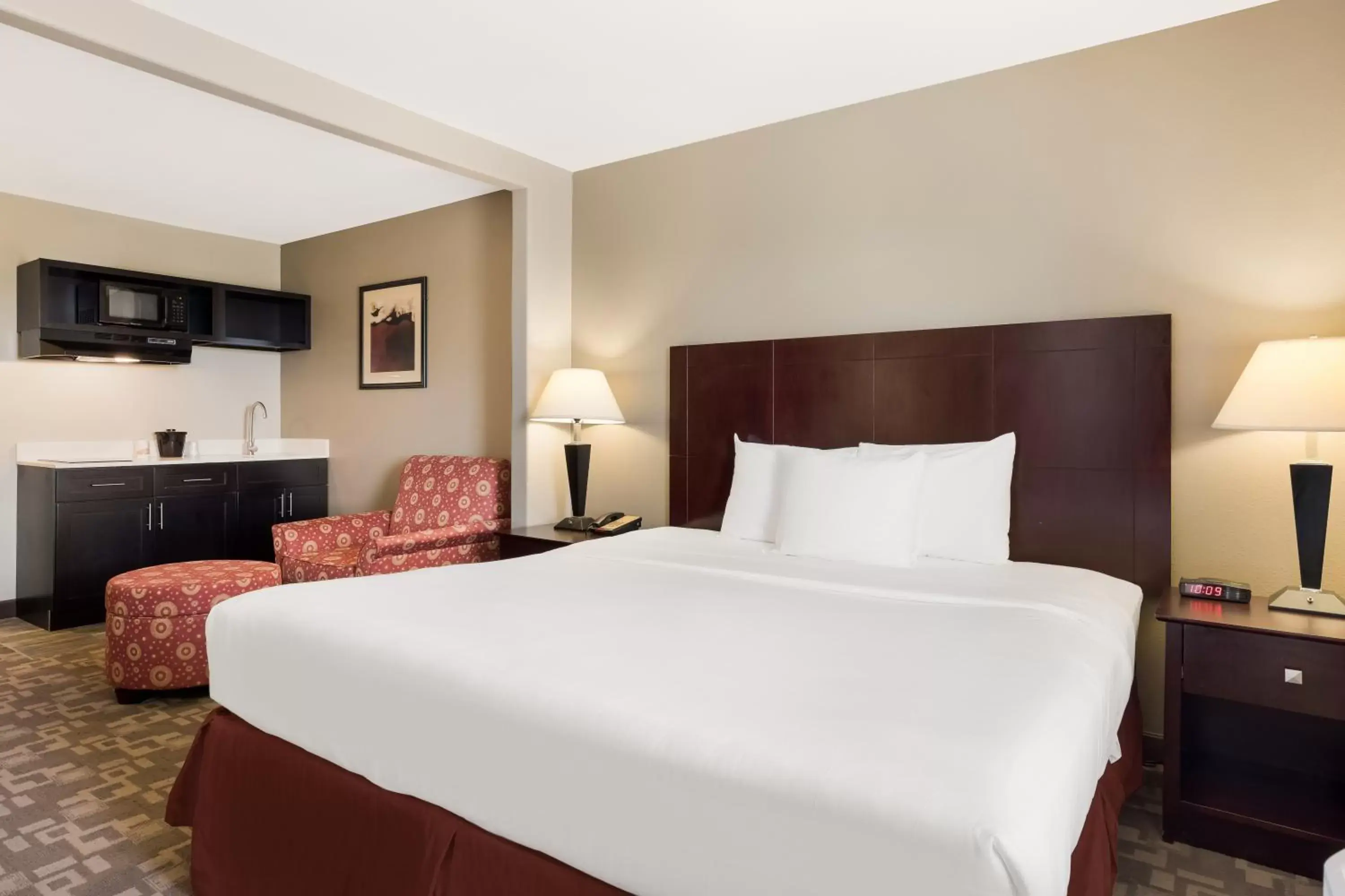 King Suite with Sofa Bed - Accessible/Non Smoking in Suburban Studios Berwick - Morgan City King Suite with Sofa Bed - Accessible/Non Smoking in Suburban Studios Berwick - Morgan City