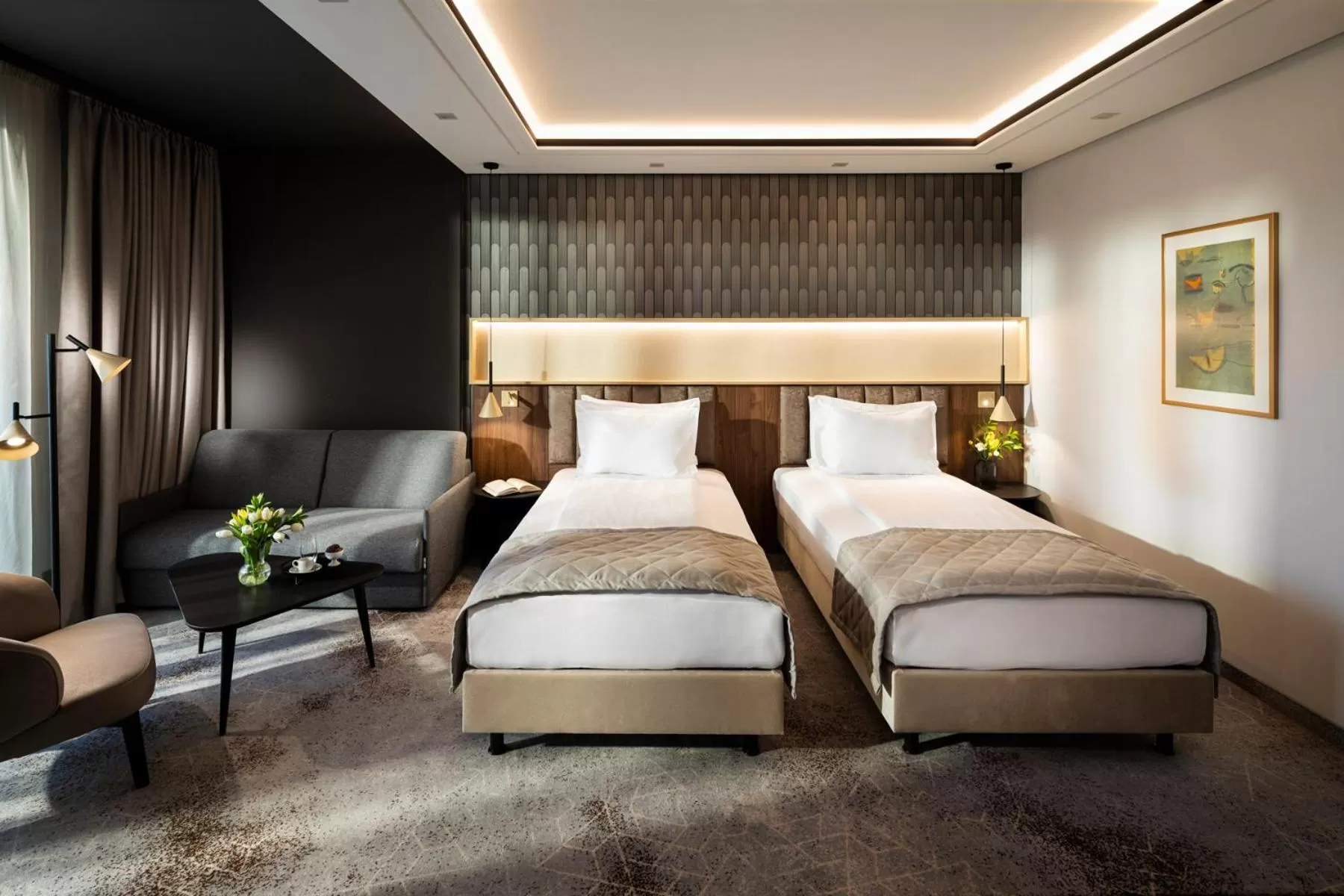 Bed in Kings' Valley Medical & Spa Hotel