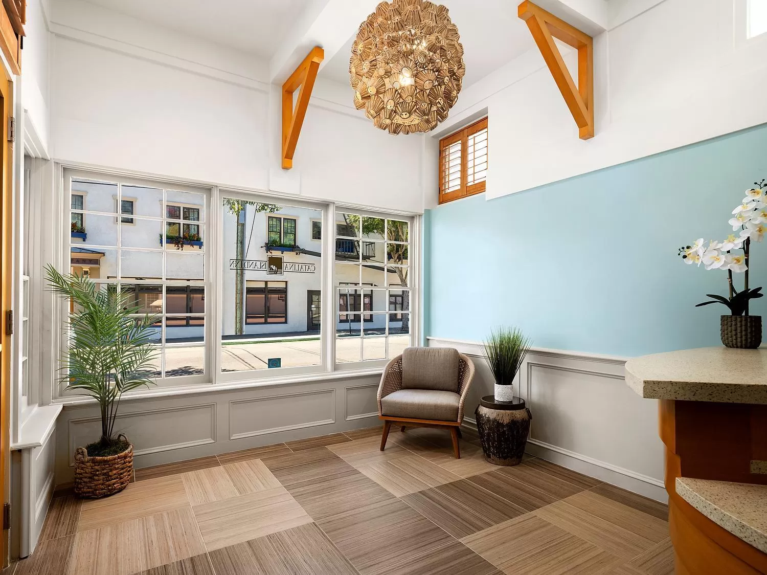 Property building in Catalina Island Inn