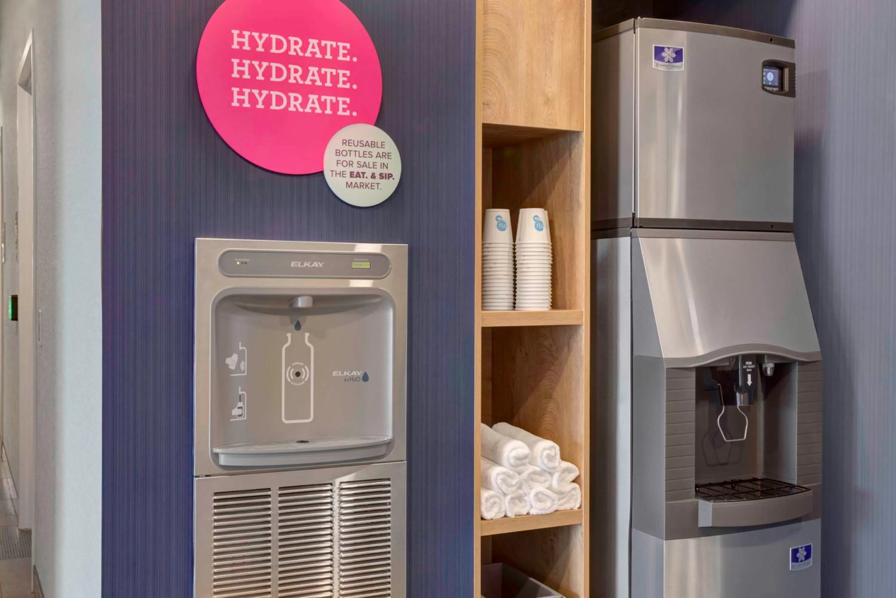 Dining area in Tru By Hilton Toronto Airport West