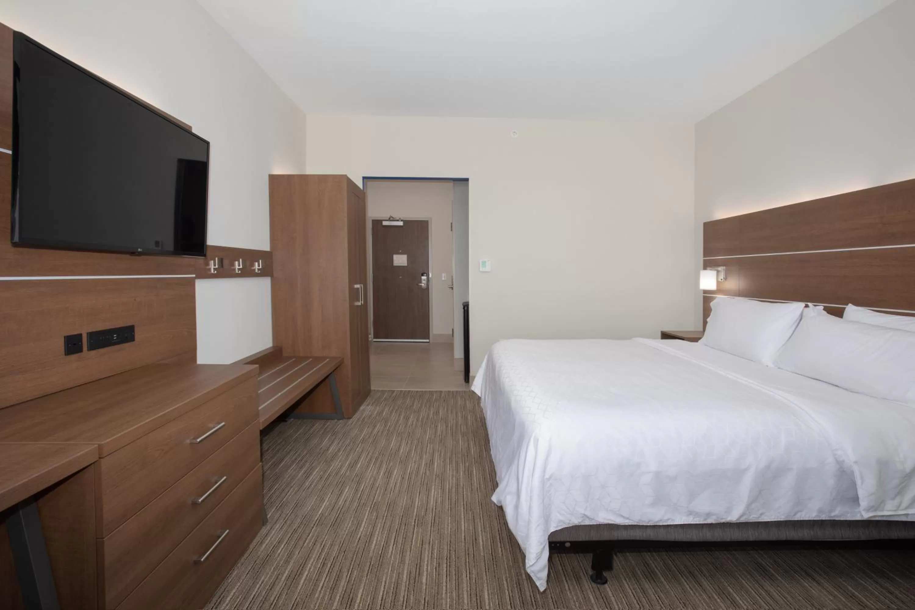 Photo of the whole room, Bed in Holiday Inn Express & Suites - Goodland I-70 by IHG
