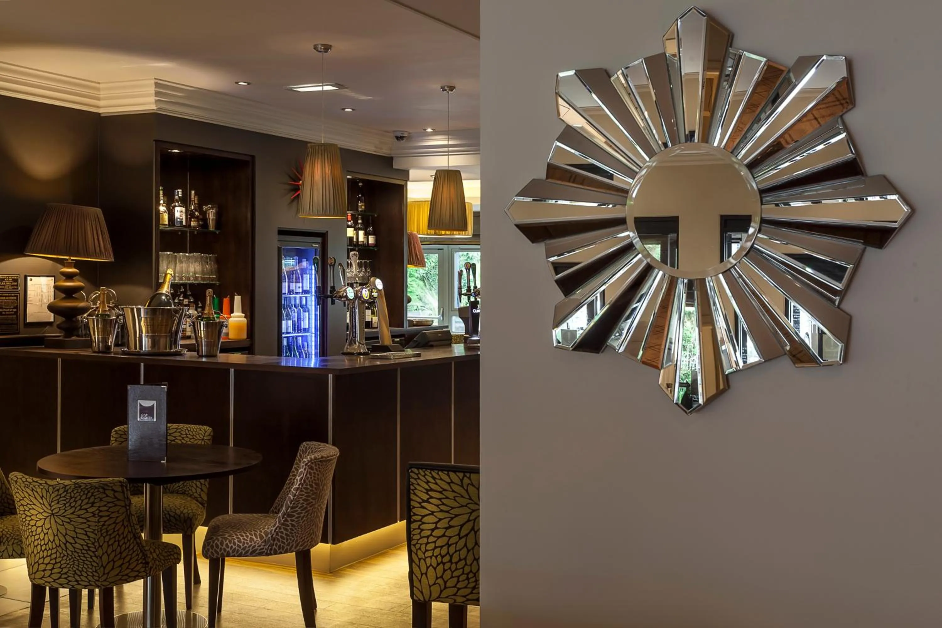 Lounge or bar in Best Western Plus Pinewood Manchester Airport-Wilmslow Hotel