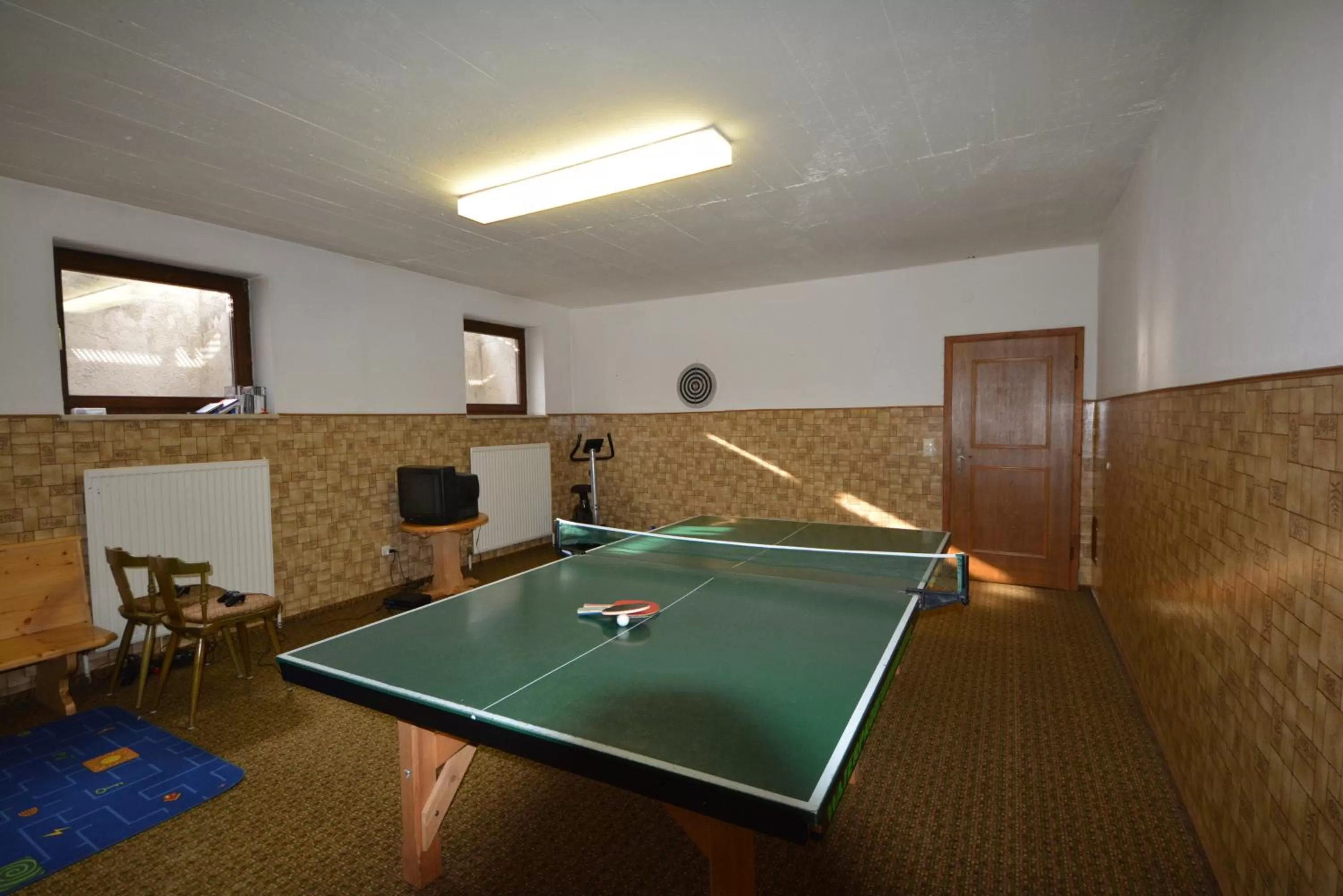 Game Room, Table Tennis in Haus Alpina by Châtel Reizen