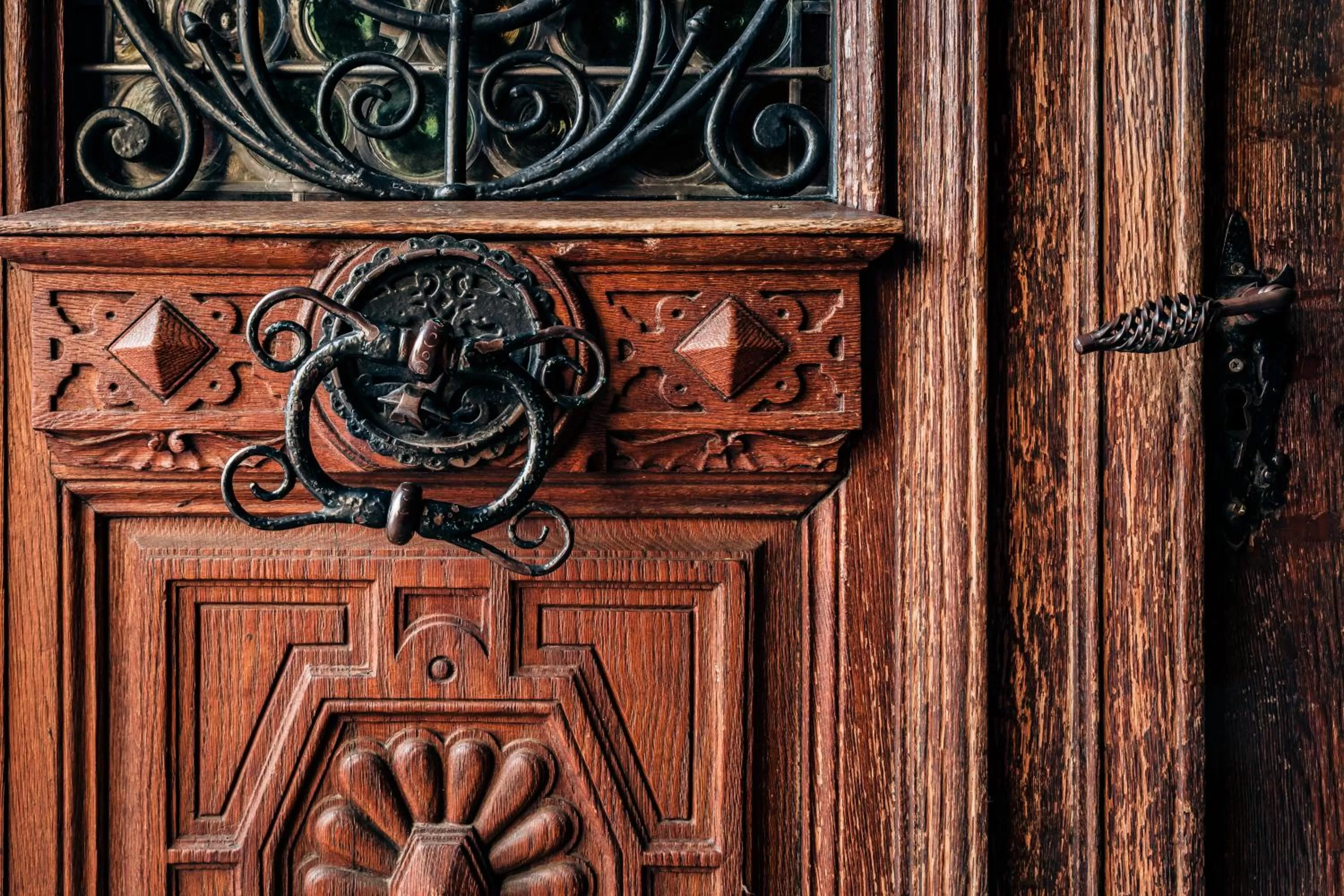 Facade/entrance in Hôtel des Deux Clefs