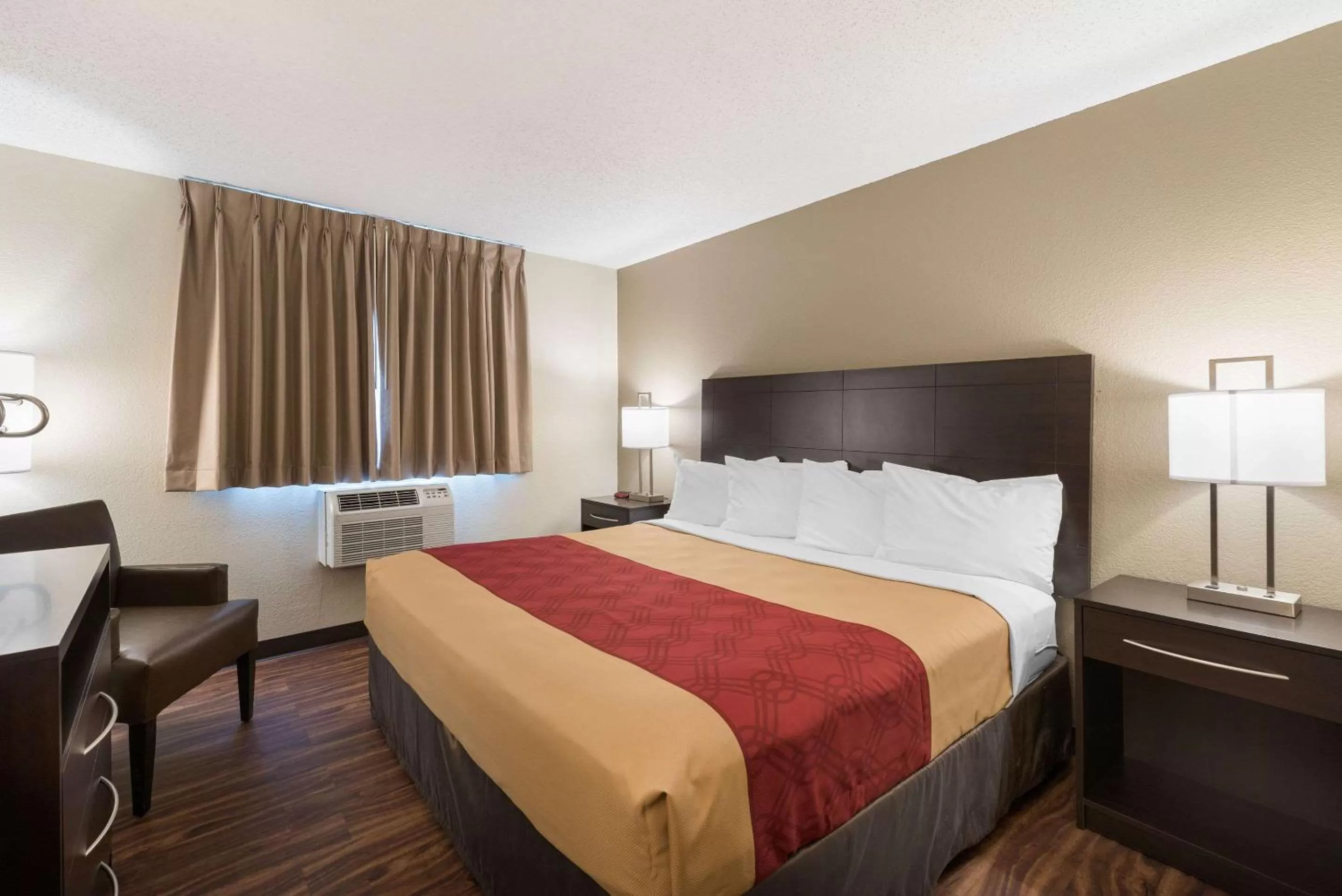 Photo of the whole room, Bed in Harmony Inn