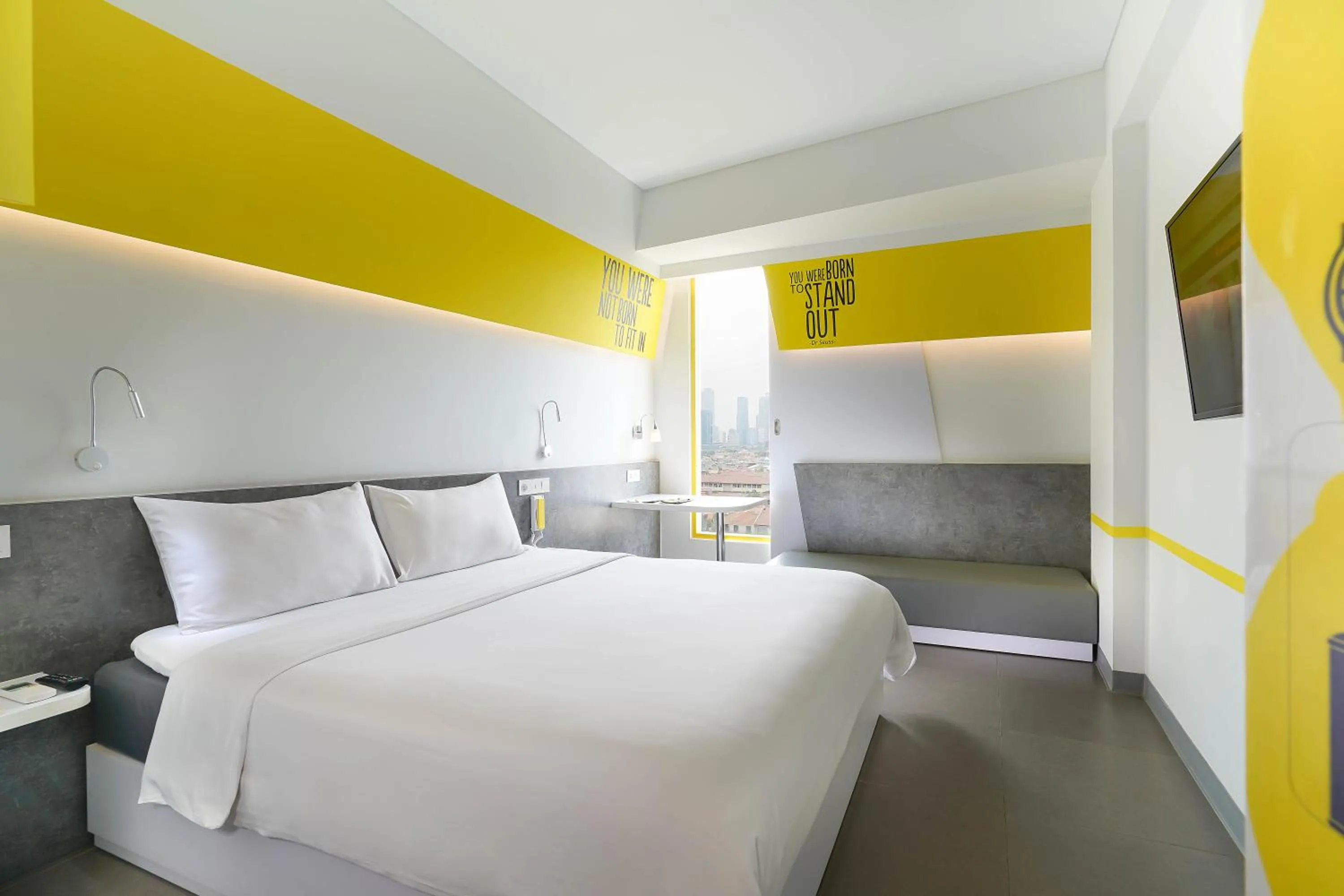 Bed in Yello Hotel Manggarai