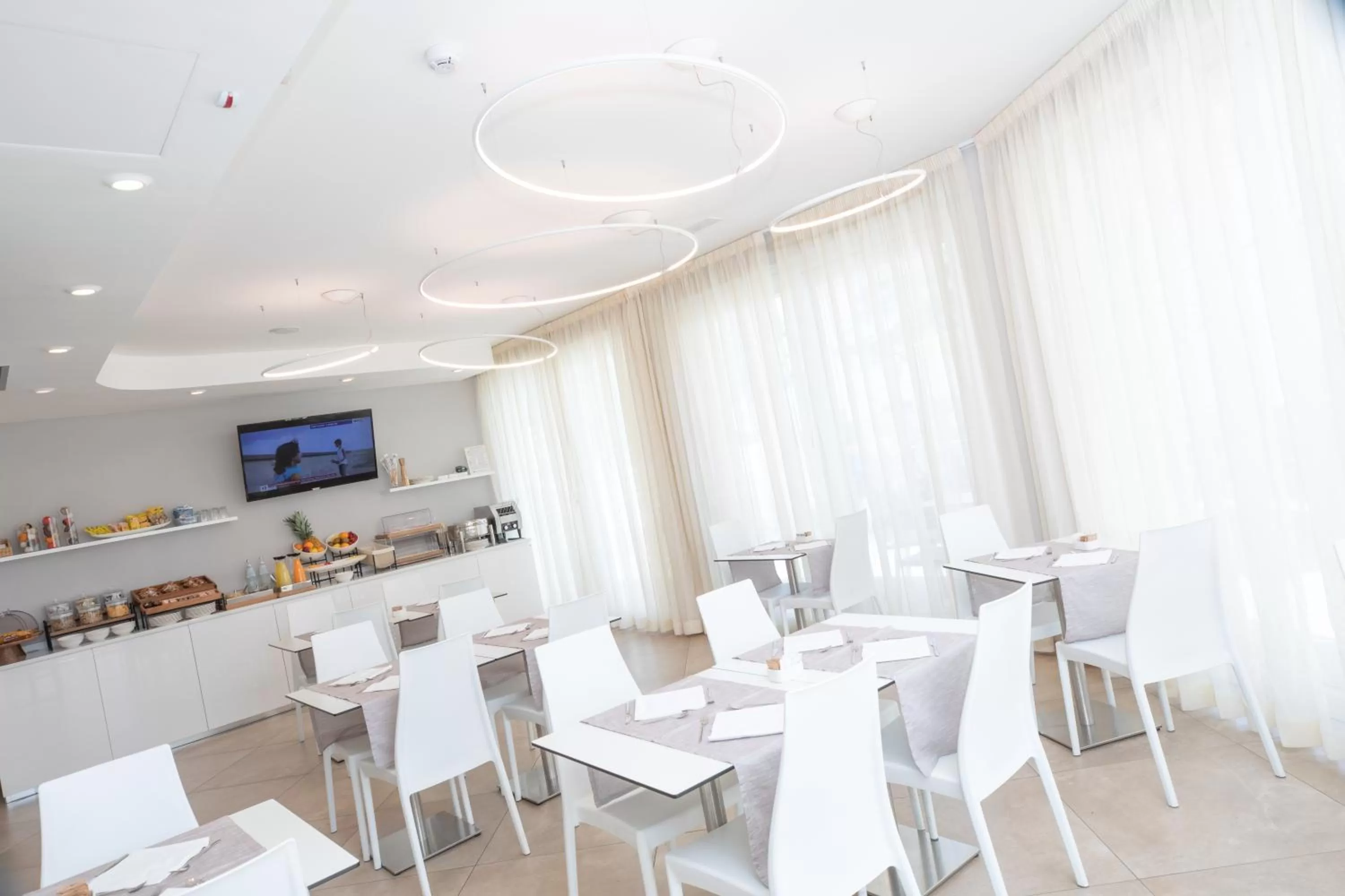 Breakfast in Hotel Baby