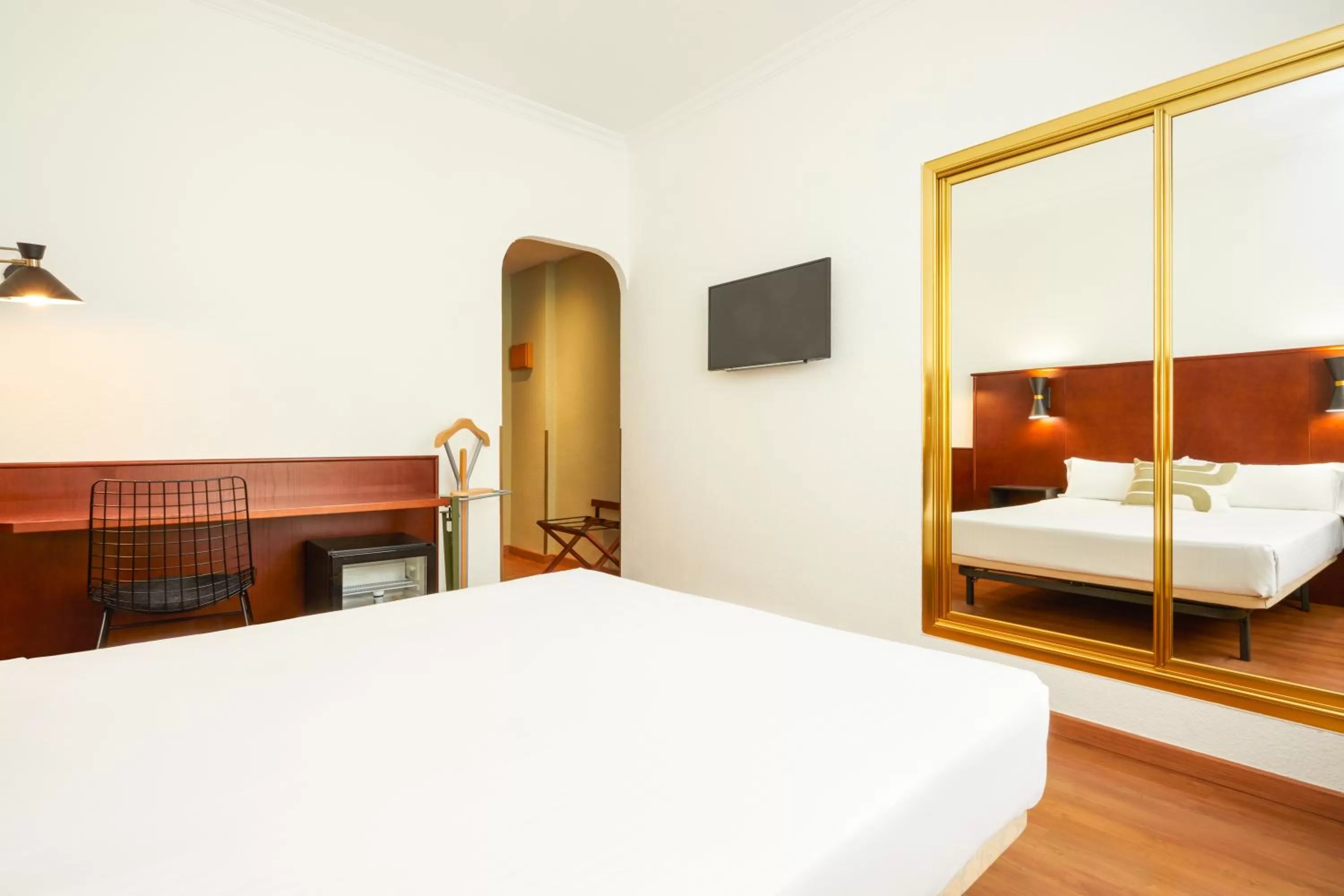 Bed in Hotel Casón del Tormes by HappyCulture