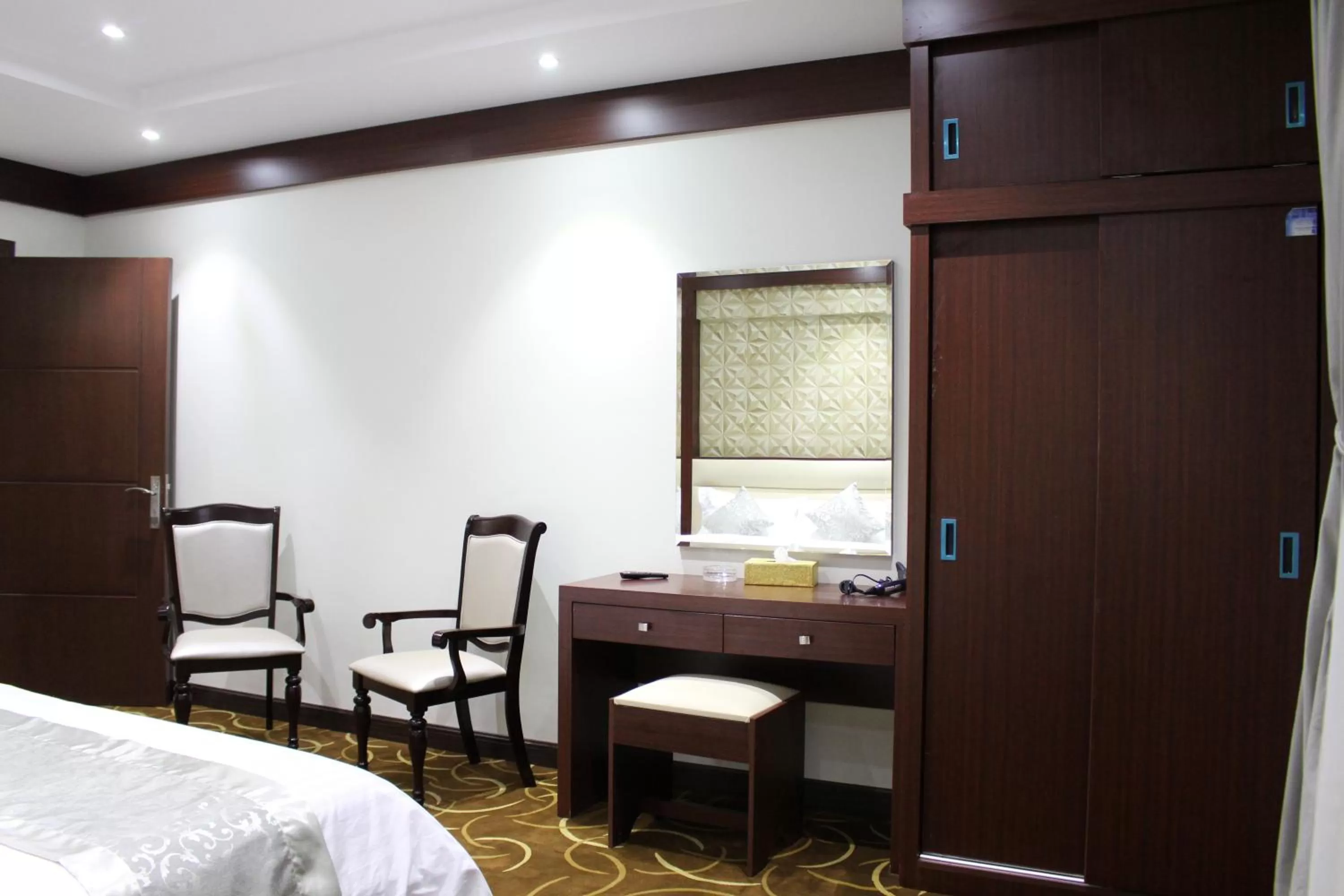 TV/Entertainment Center in Sama Hotel