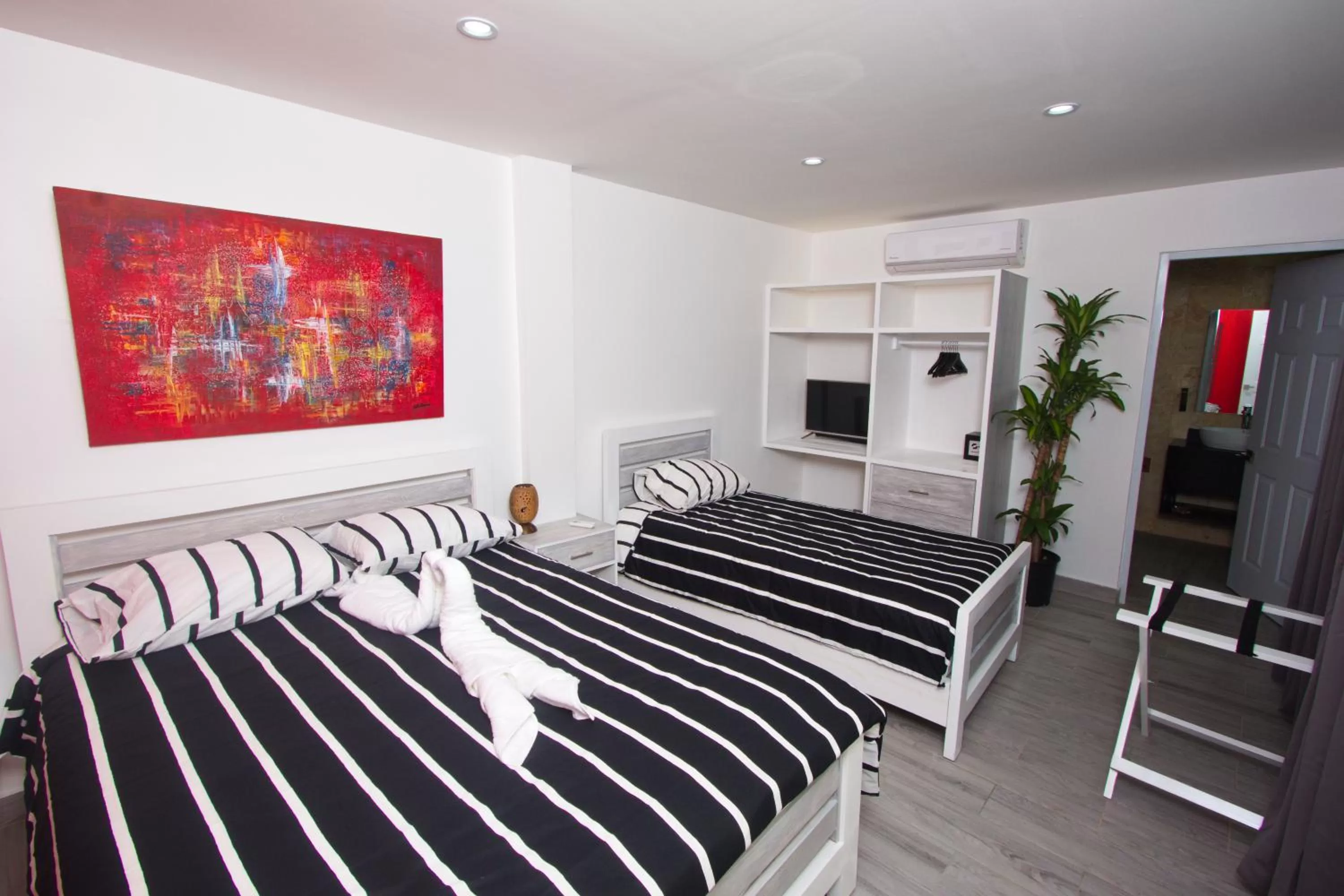 Photo of the whole room, Bed in La Aldea