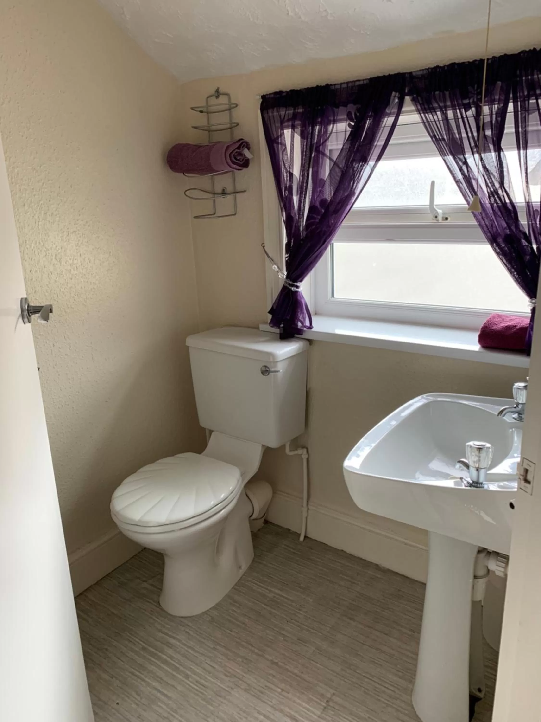 Bathroom in Alondra Hotel