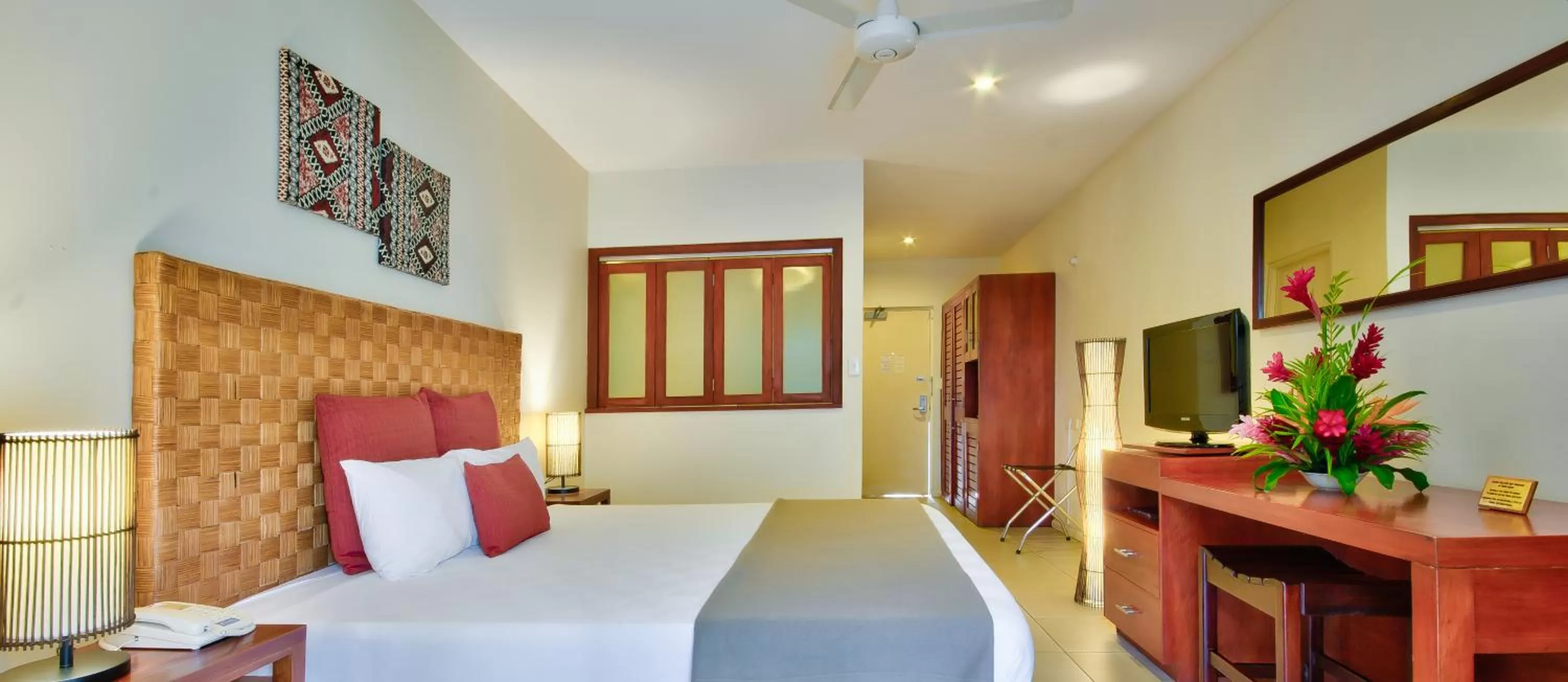 Bedroom, Bed in Tanoa International Hotel