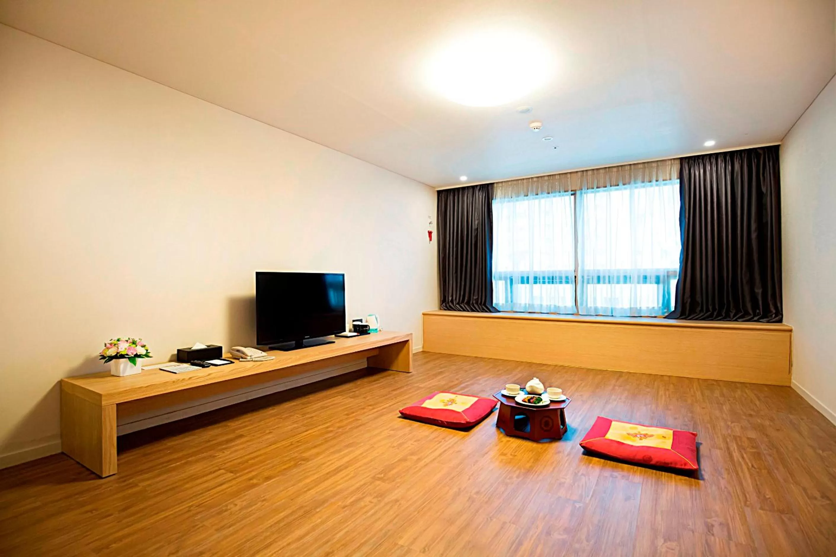 Photo of the whole room in Best Western Jeju Hotel