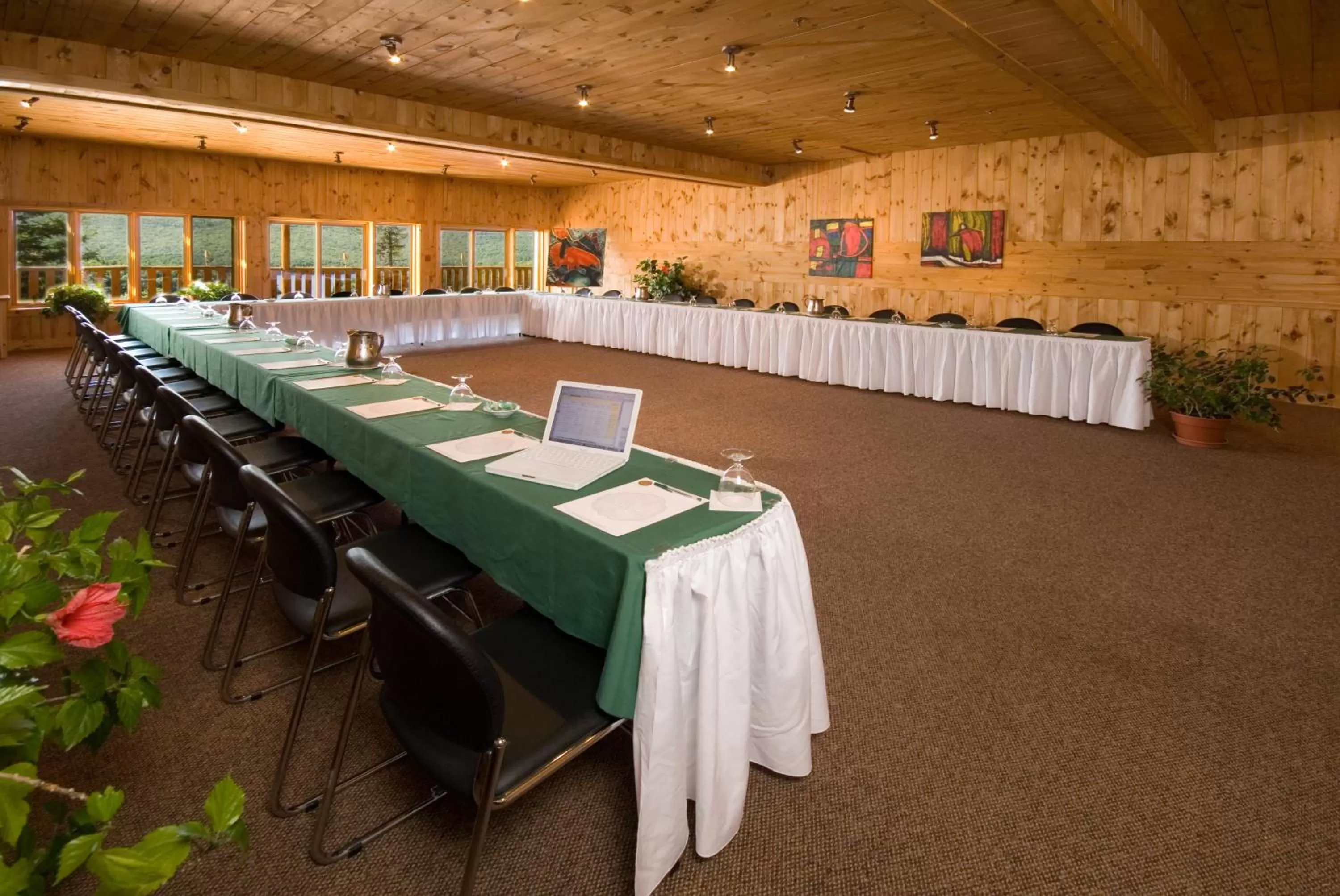 Meeting/conference room in Sacacomie Hôtel et Spa
